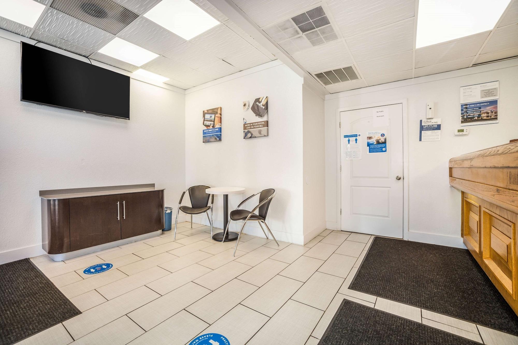 Vista Lobby Motel 6 Florence, SC