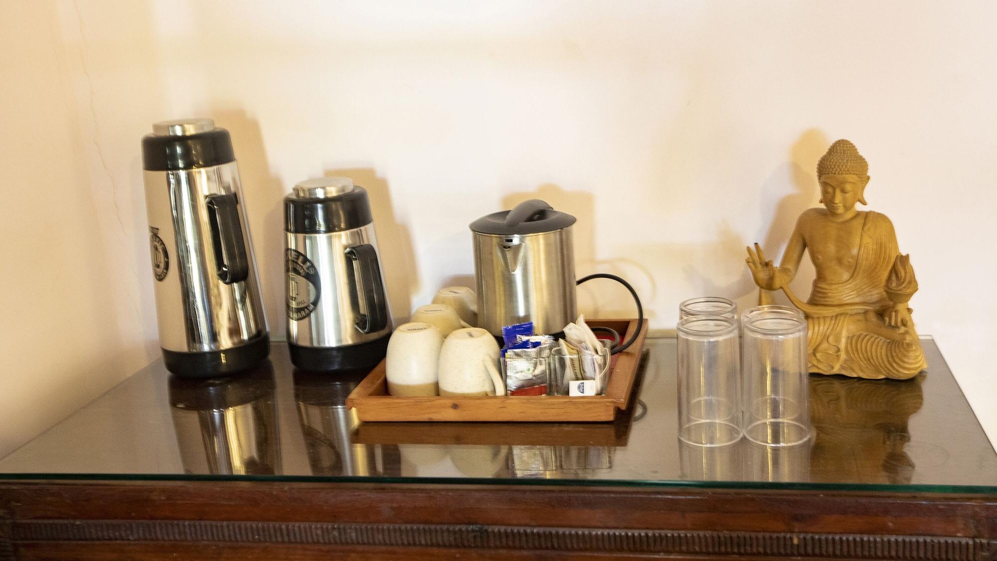 Bar/Salón PRESA di GOA