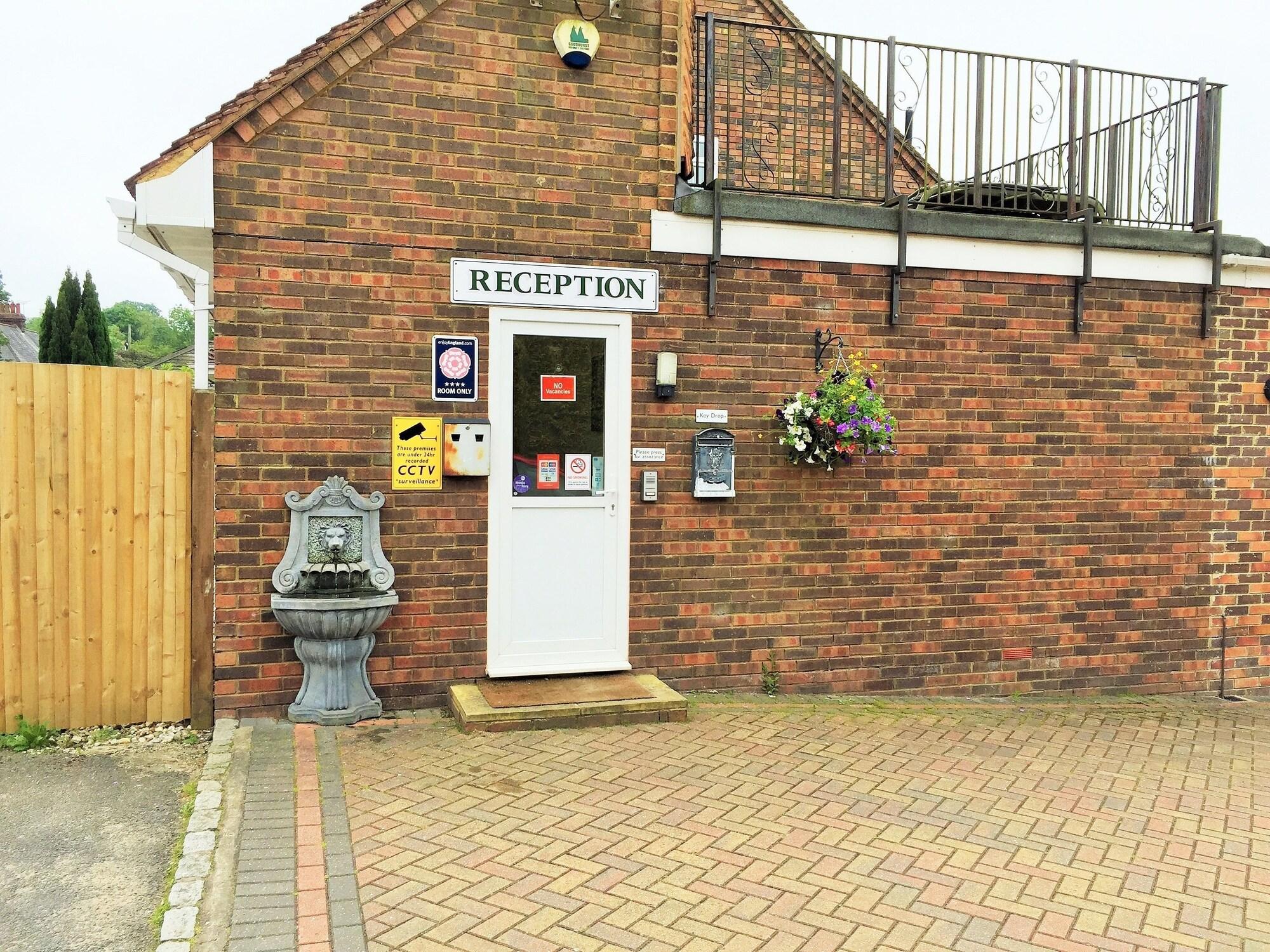 Vista Lobby Forest Edge Motel