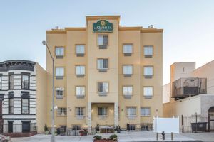 Alojamiento - La Quinta Inn & Suites Brooklyn East