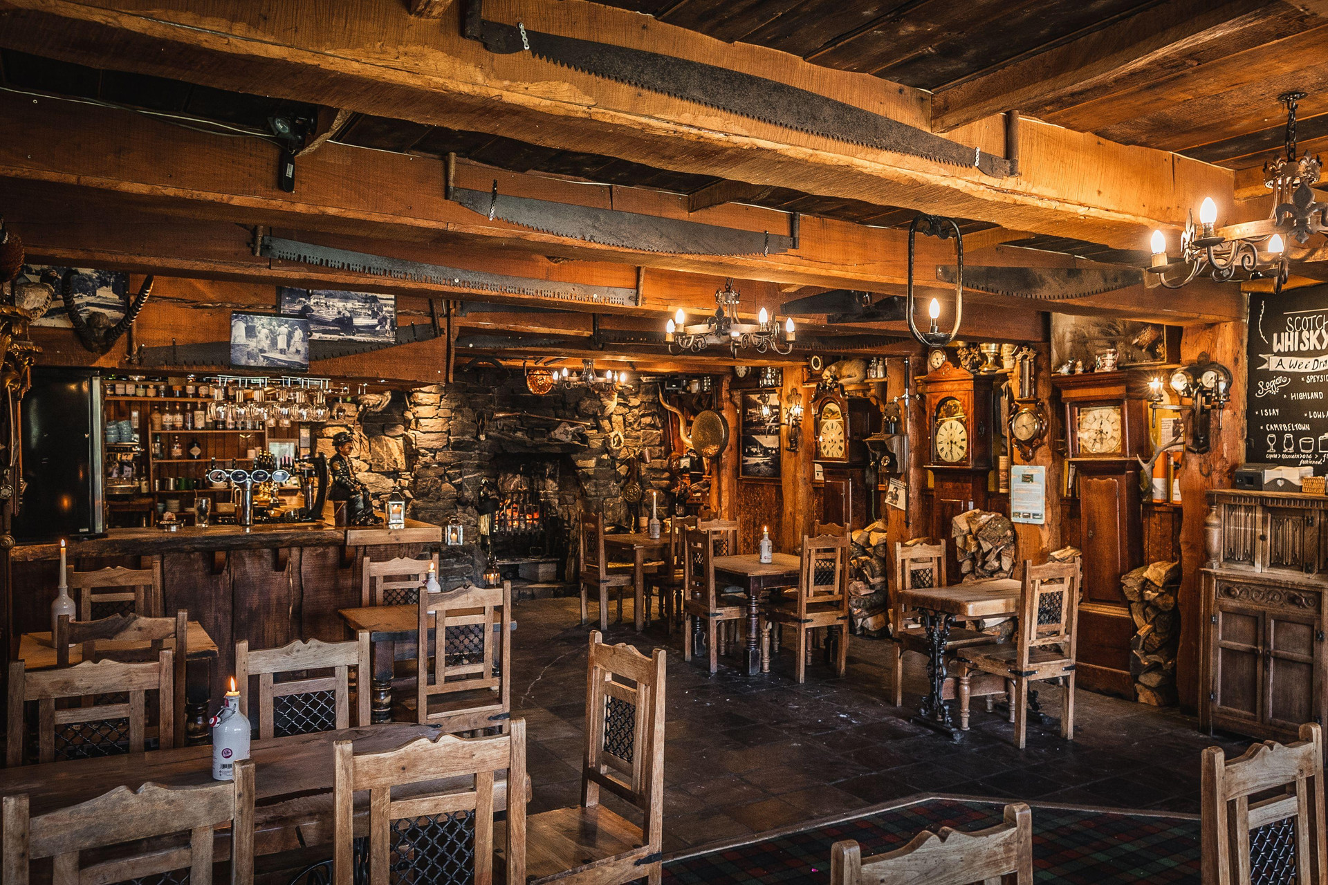 Bar/Salón Oak Tree Inn
