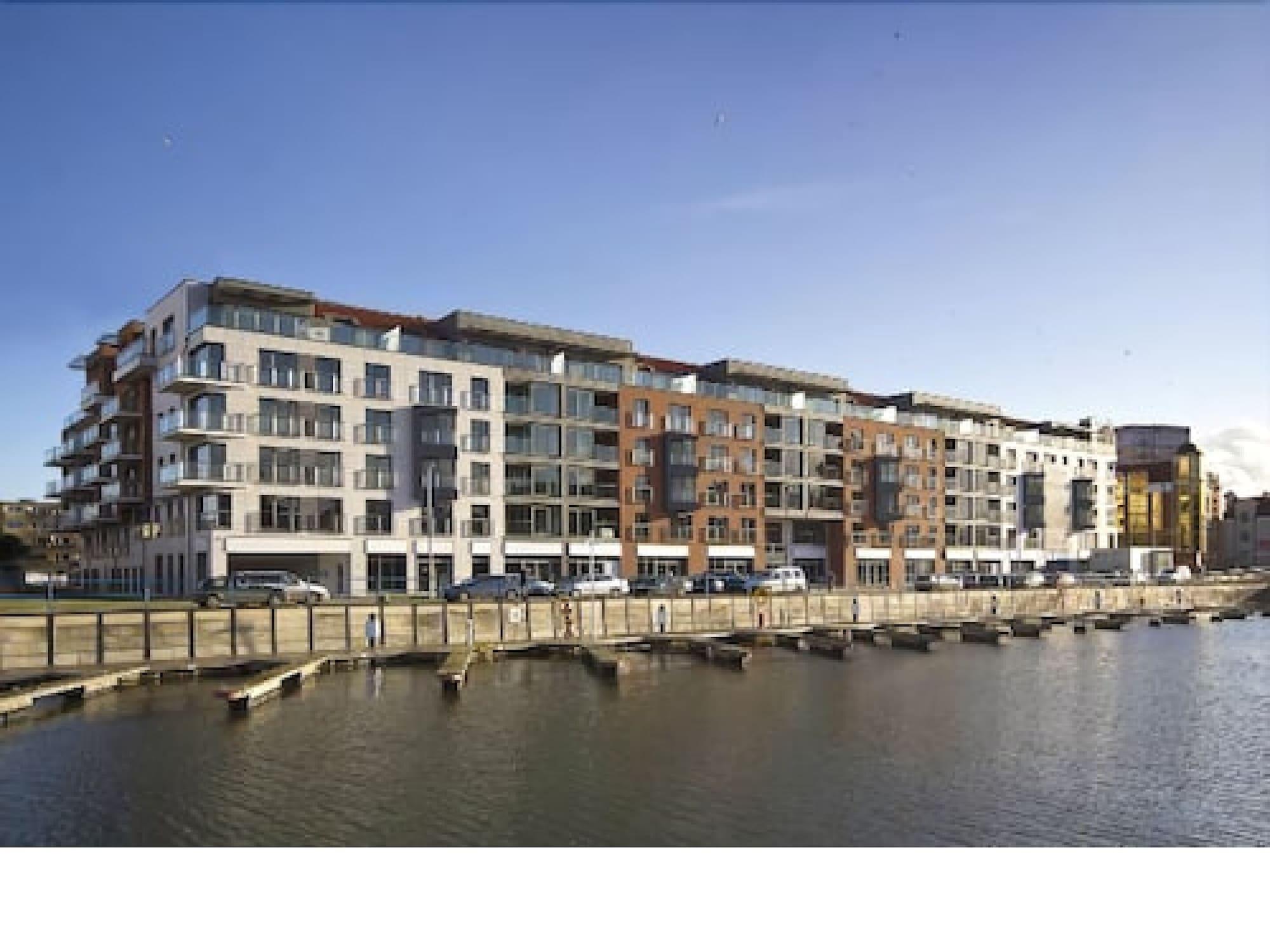 Vista Exterior Apartinfo Waterlane Apartments