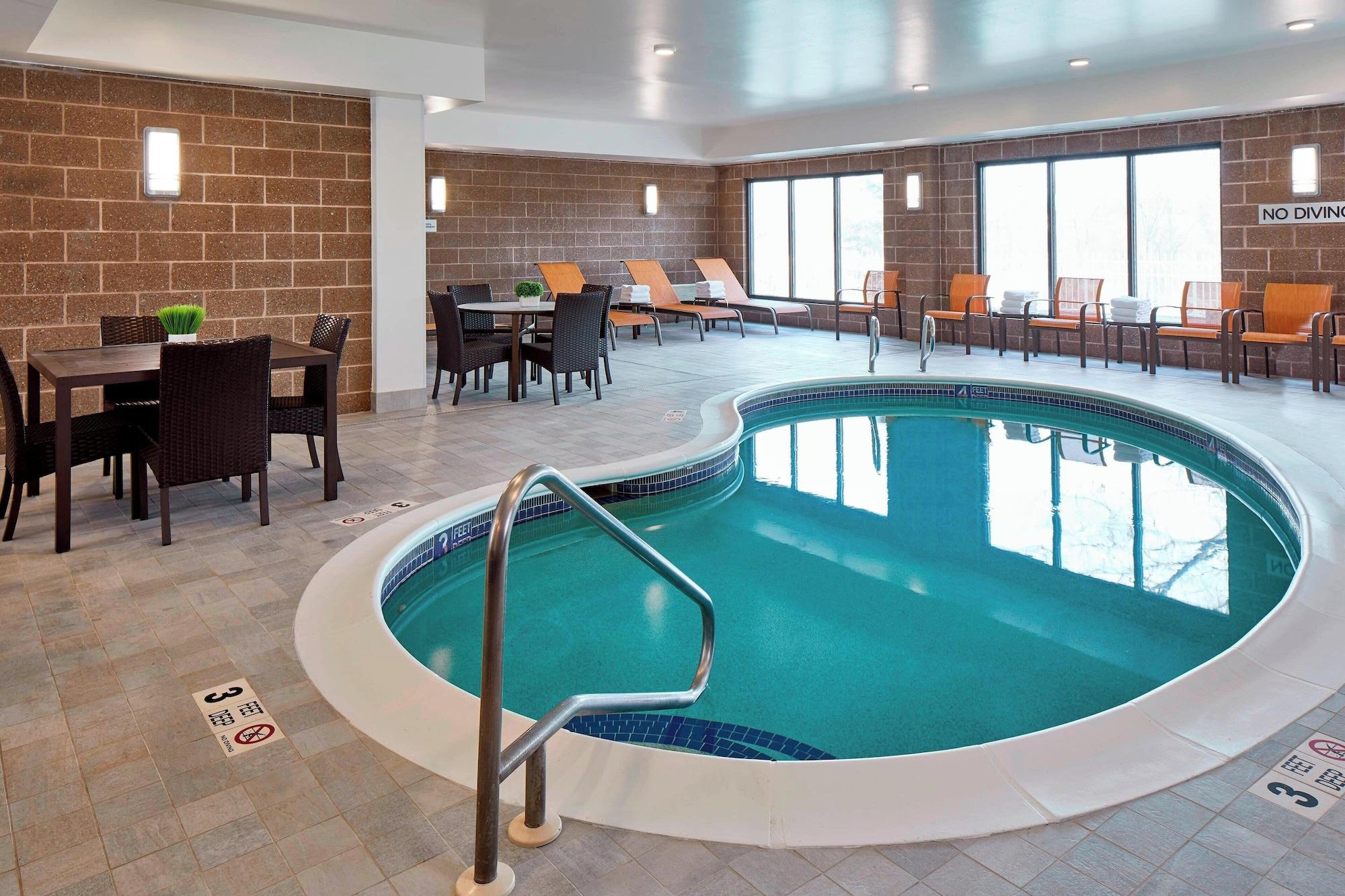 Vista Piscina Courtyard by Marriott Albany Thruway