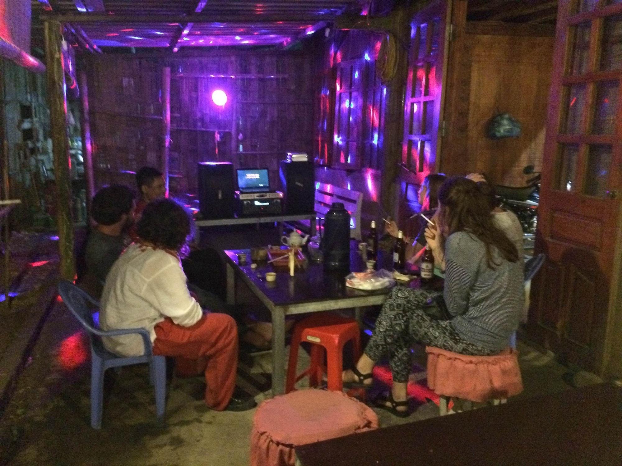 Bar/Salón Cuong An Homestay Sapa