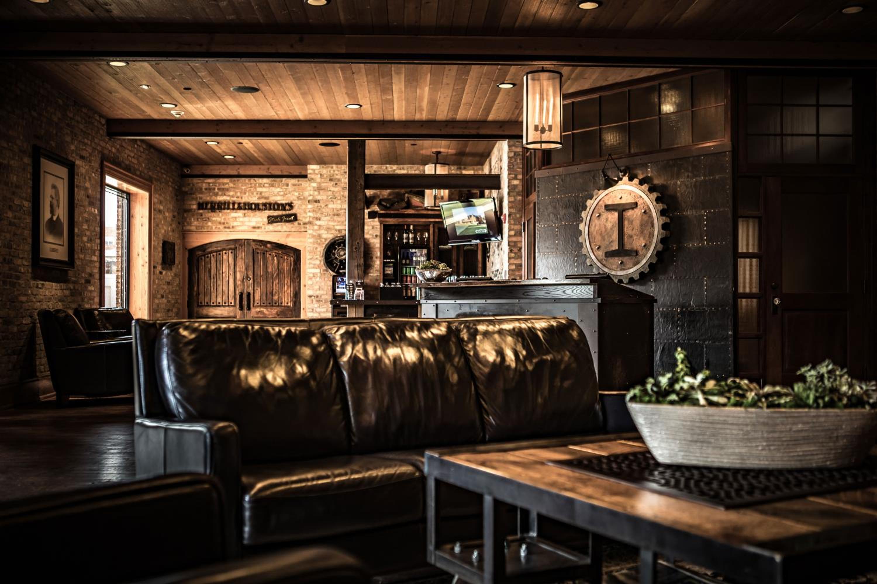 Vista Lobby Ironworks Hotel