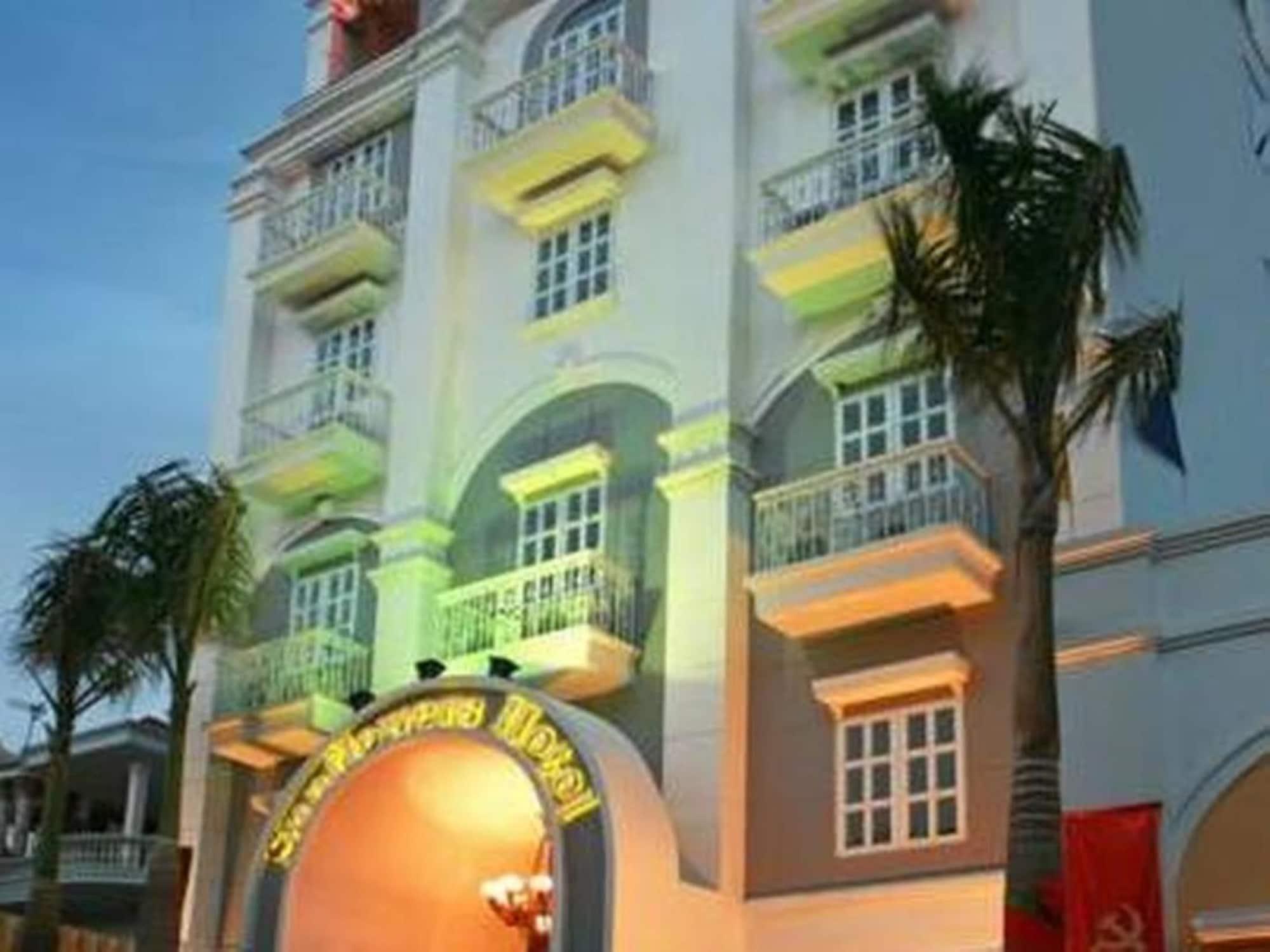 Vista Exterior Sunflowers Hotel