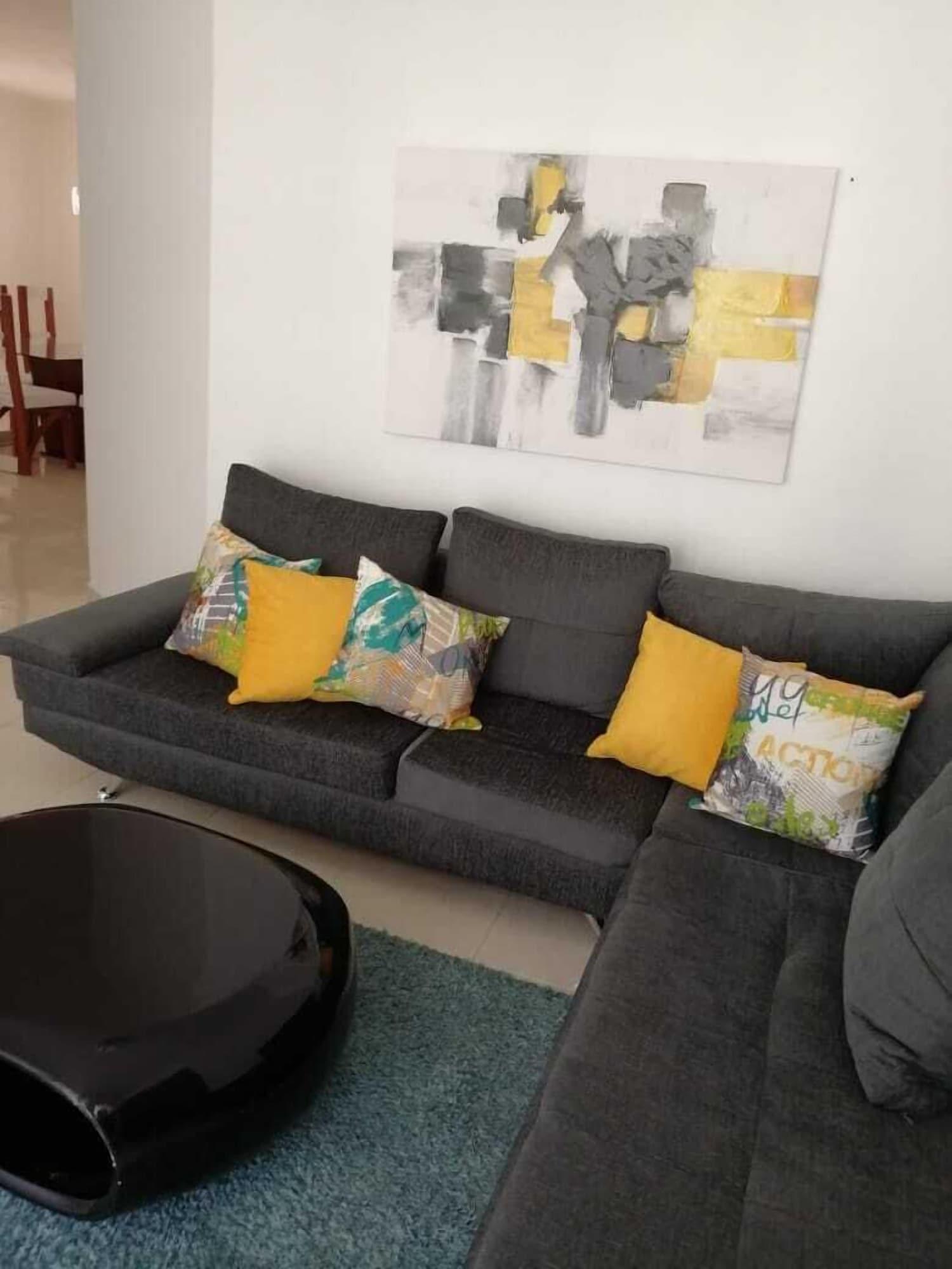 Equipamiento de Habitación Amarilis Masajes