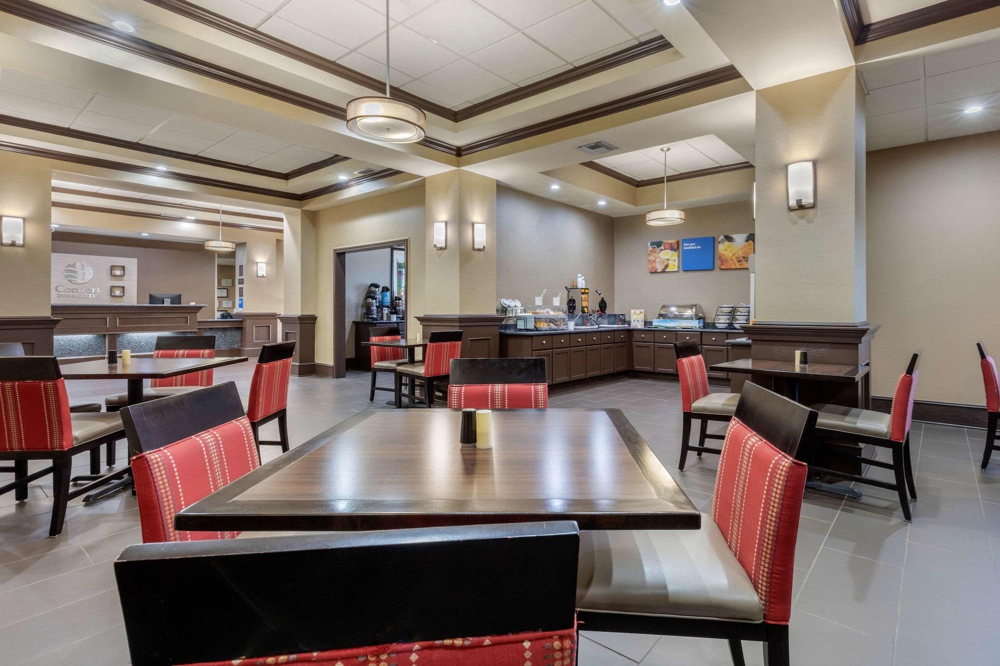 Restaurant Comfort Inn & Suites North Little Rock McCain Mall