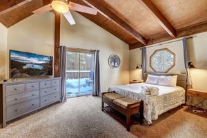 Alquiler Vacacional - Cold Creek Chalet - Hot tub & Movie Room