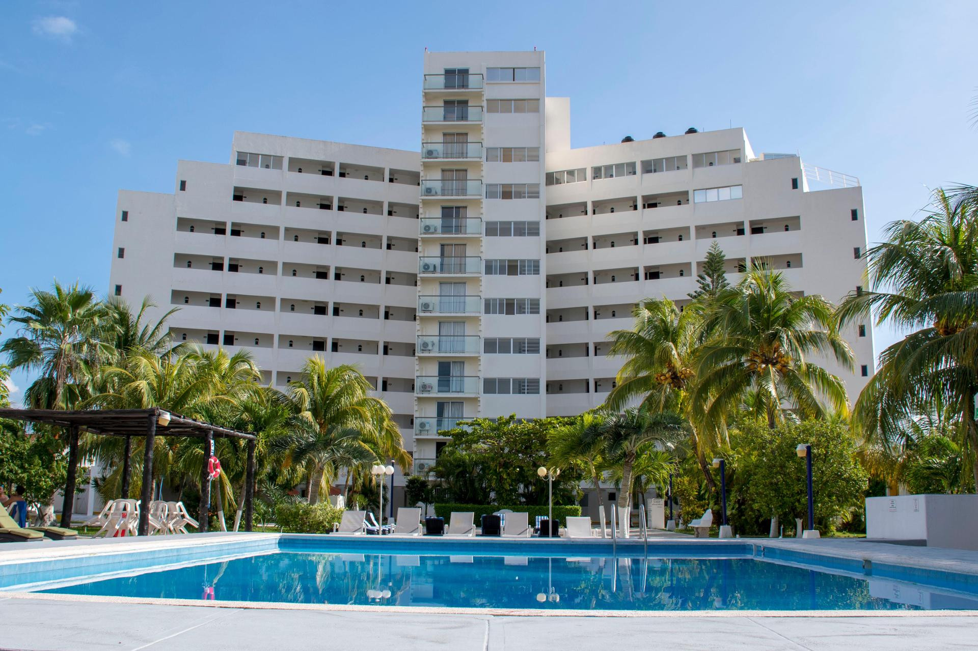 Vista Exterior Calypso Hotel Cancun