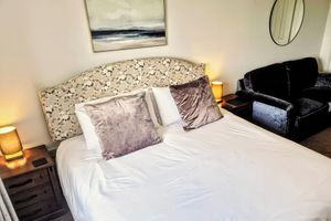 Arriendo temporal - 2 Bed House - Sleeps 4 - Pets - Parking - Beach