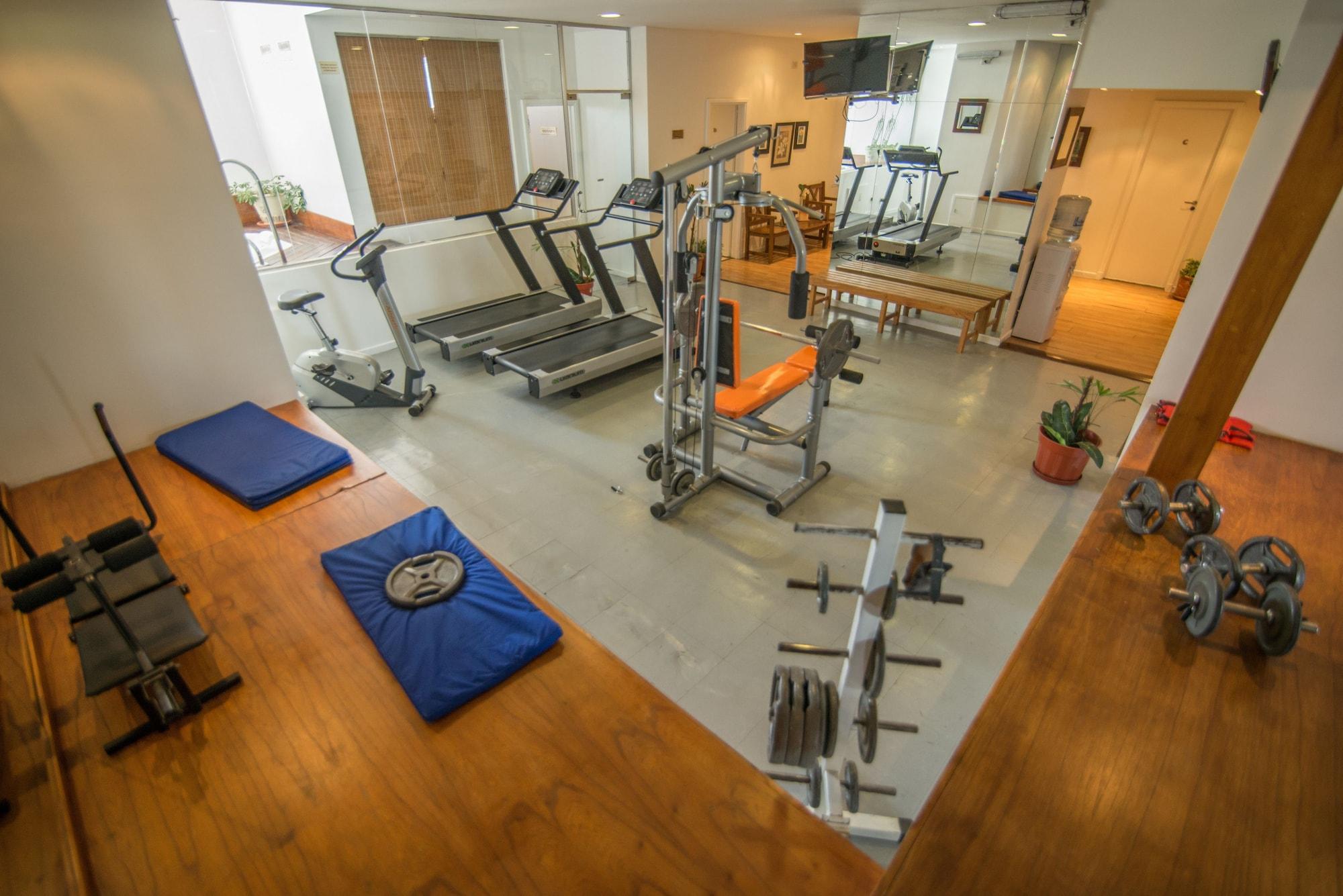 Gimnasio Dos Reyes Hotel