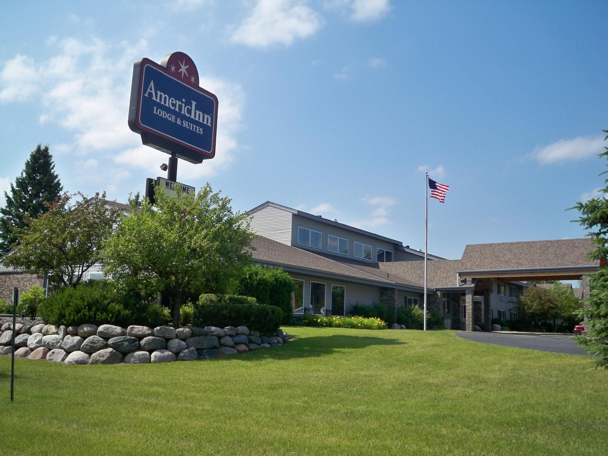 Vista Exterior AmericInn by Wyndham Rhinelander