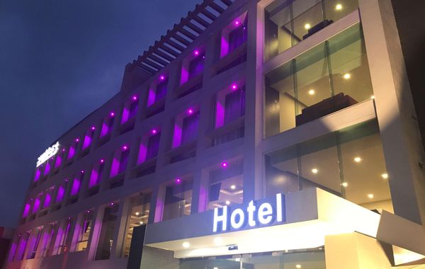 Best Western Plus Metepec & Suites