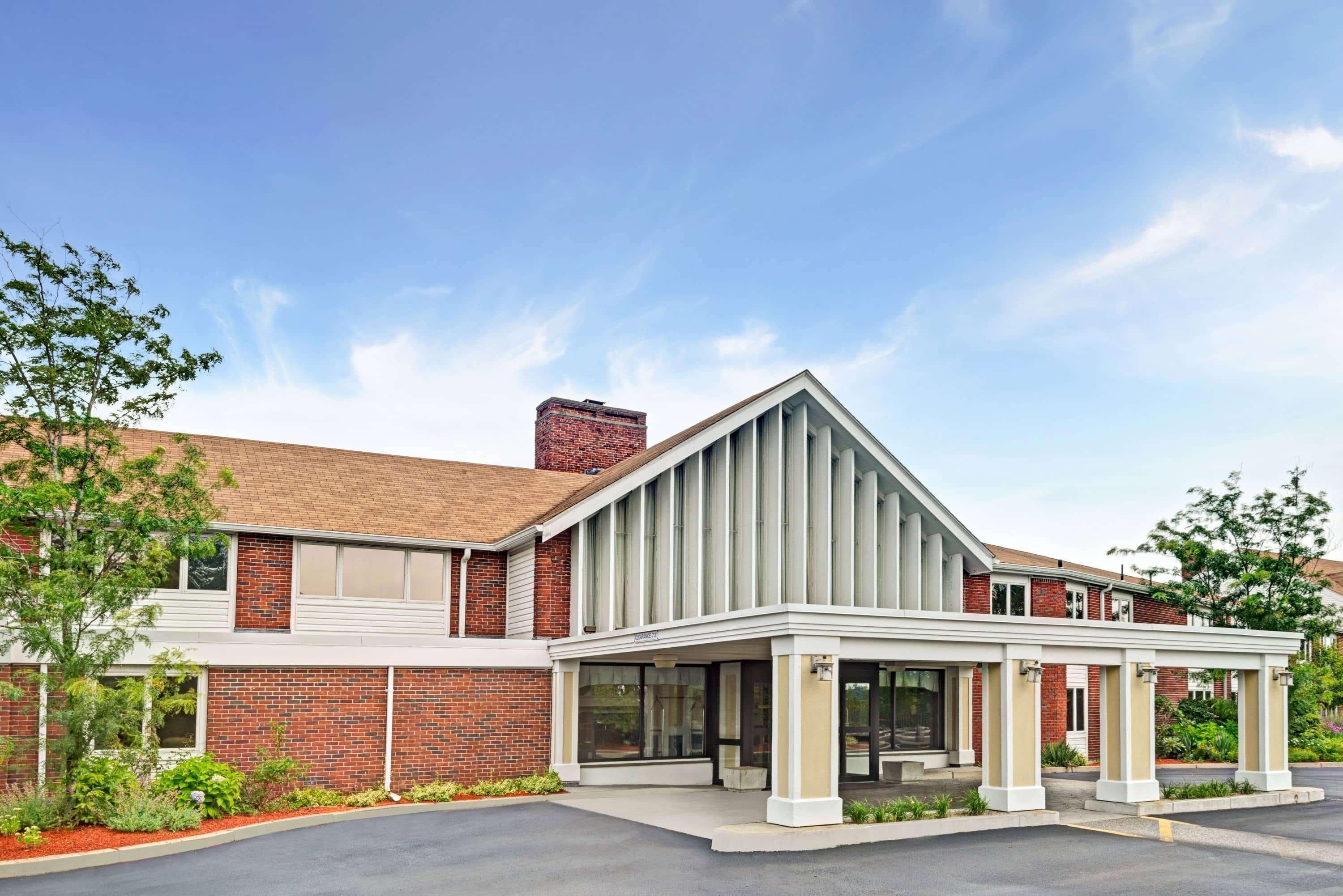 Vista Exterior Ramada by Wyndham Seekonk Providence Area