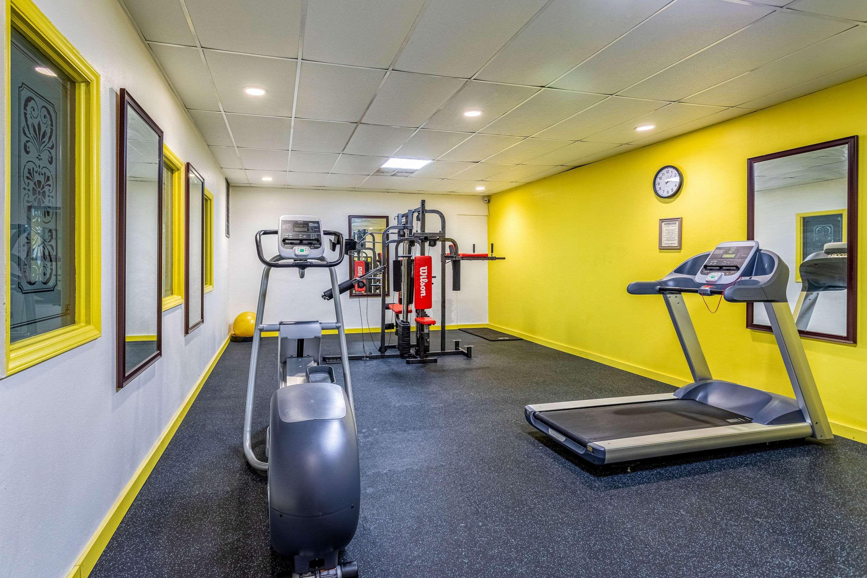 Gimnasio Americas Best Value Inn Fredonia NY