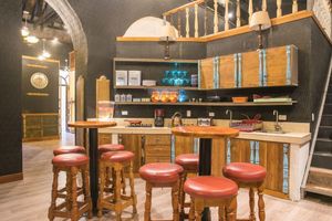 Alojamiento - The Clock Hostel And Suites
