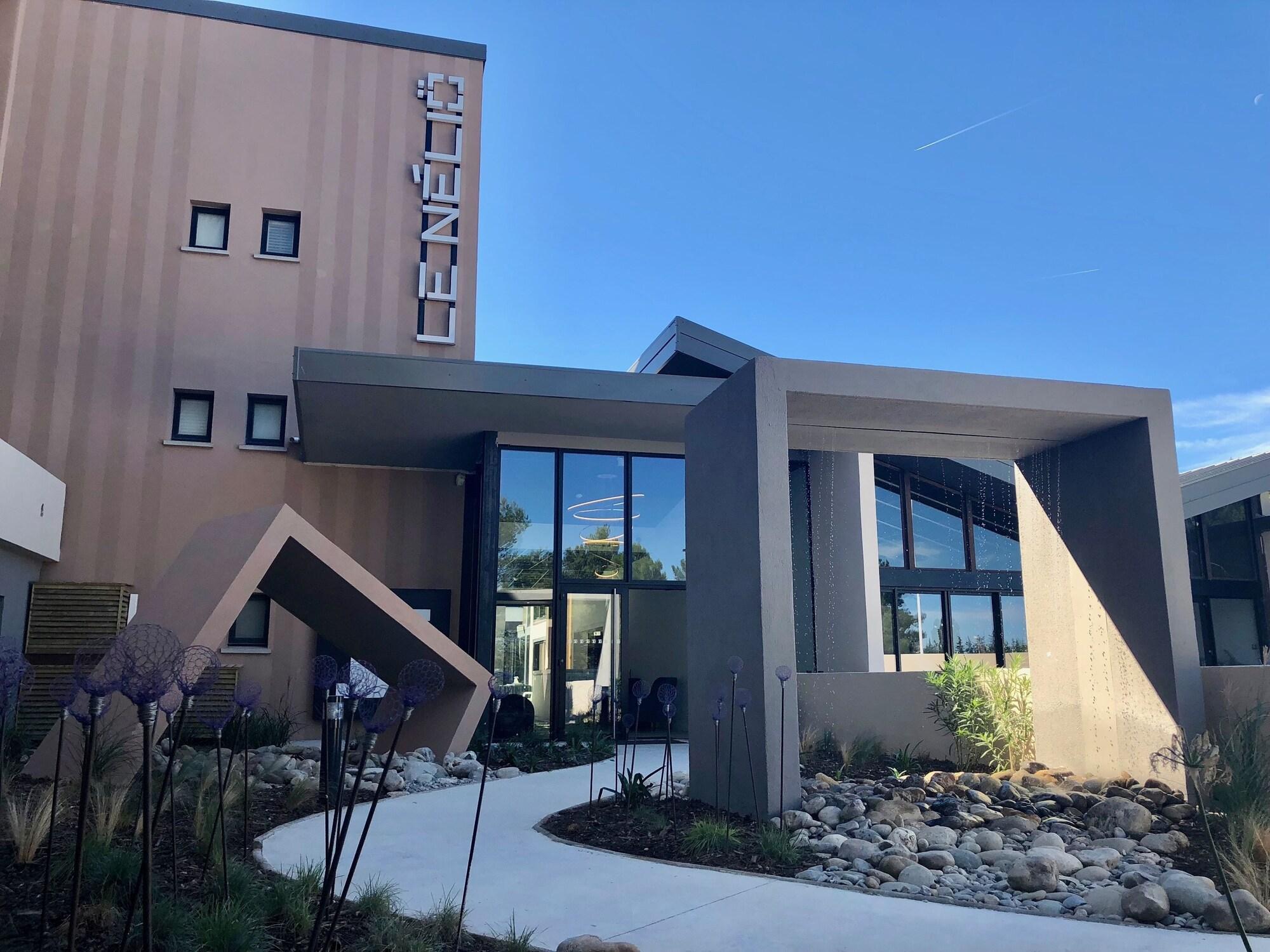 Vista Exterior Hôtel Restaurant Le Nelio