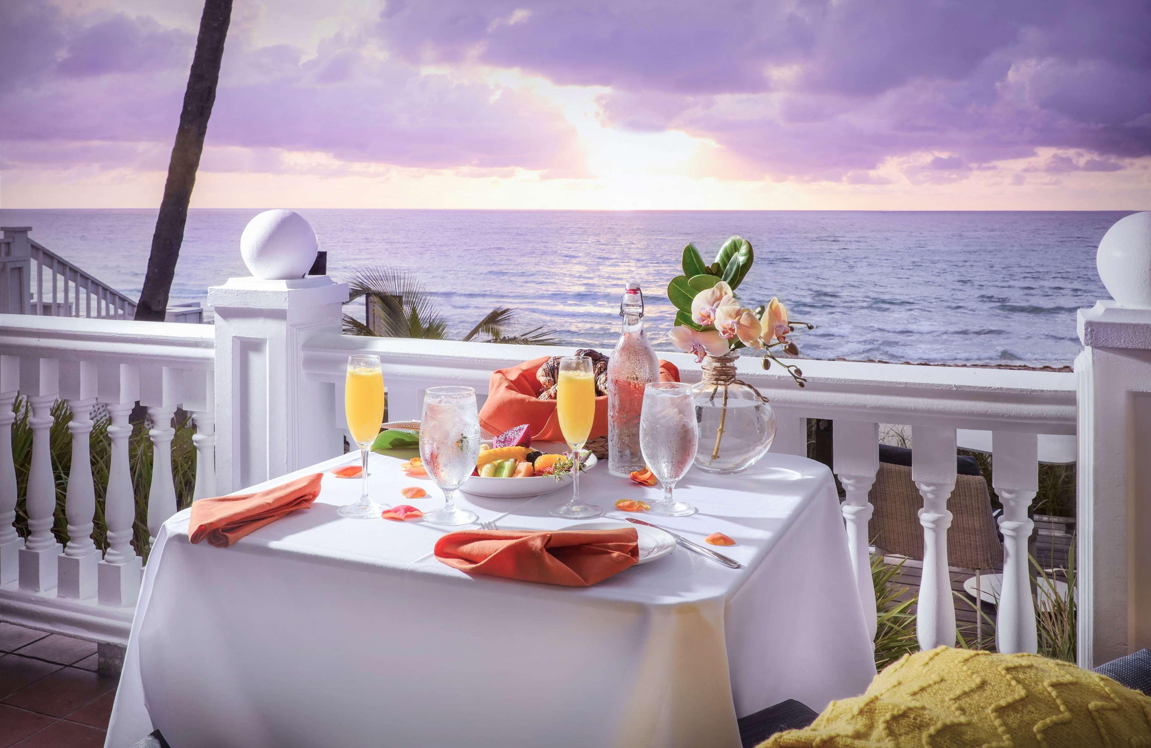 Restaurant Pelican Grand Beach Resort - A Noble House Resort