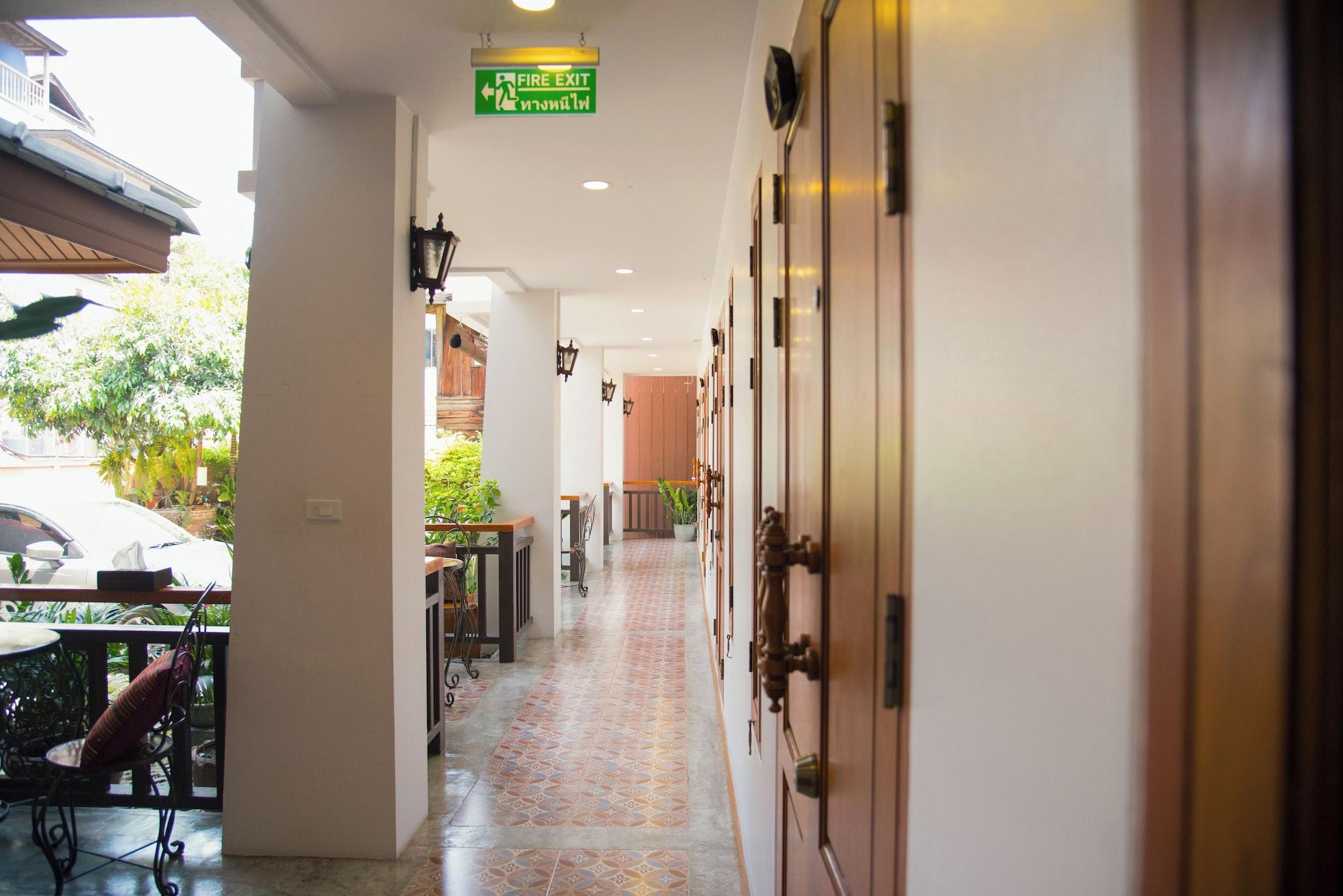 Varios Gord Nuea Boutique House