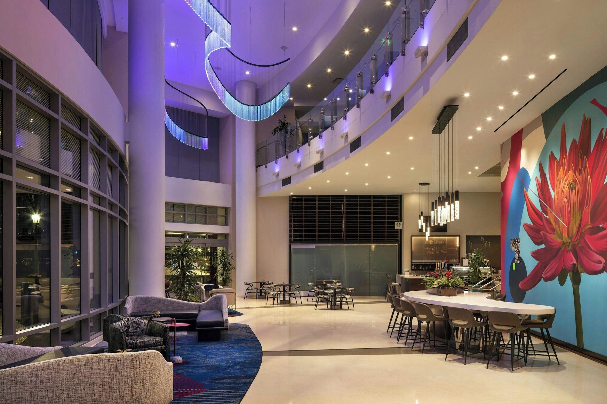 Vista Lobby Courtyard Los Angeles L.A. LIVE