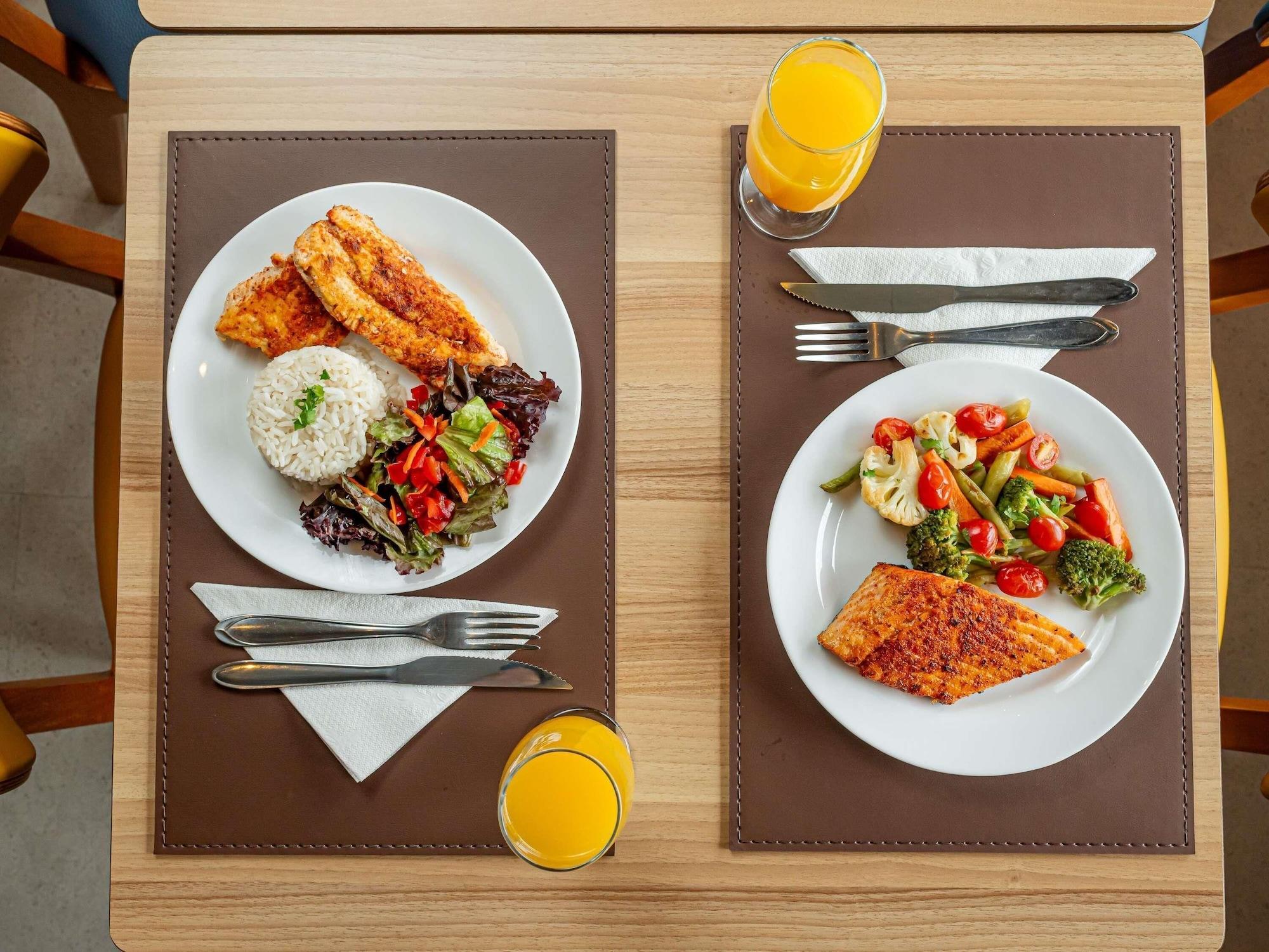 Restaurant ibis Navegantes Itajai