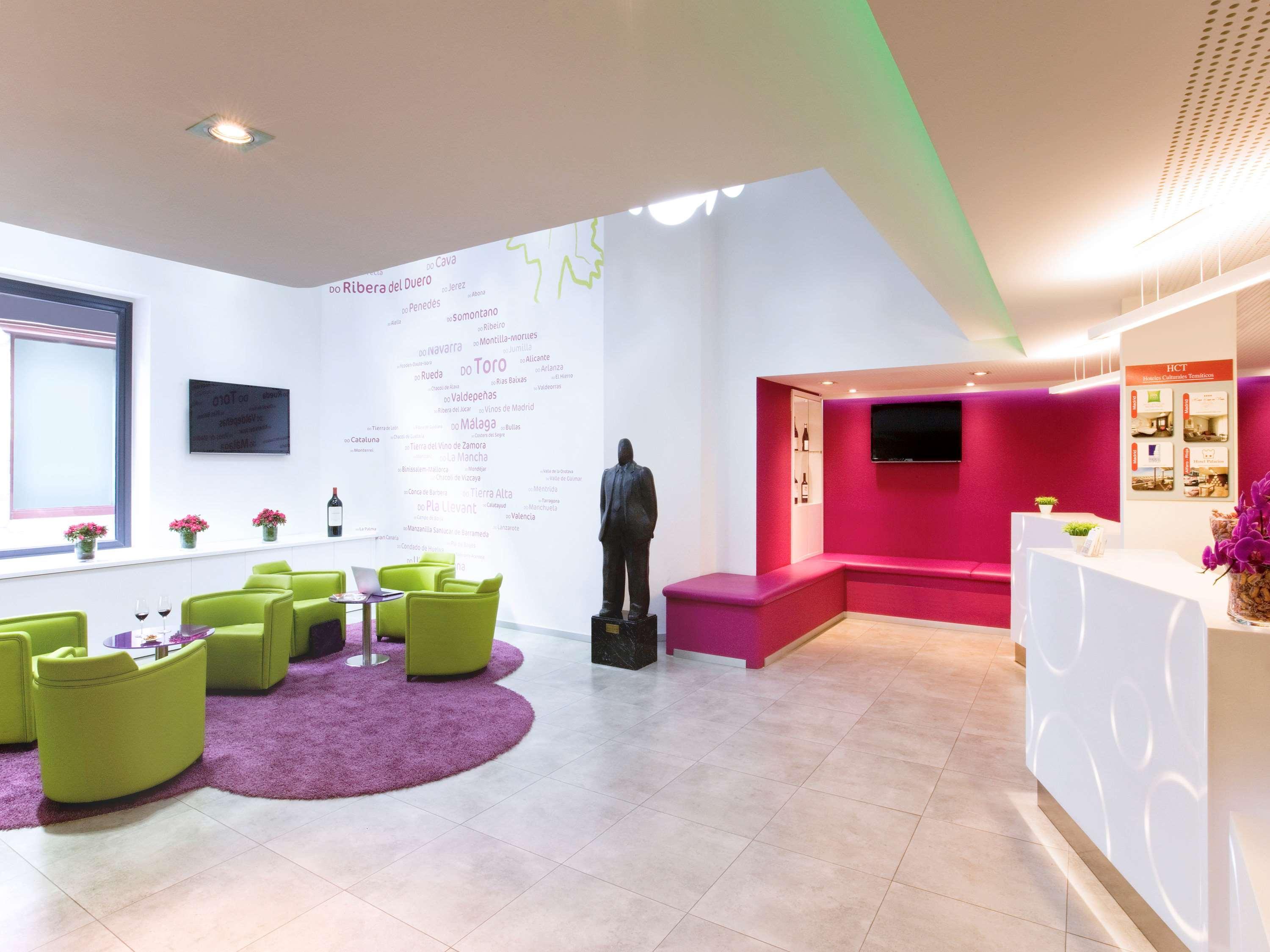 Vista Lobby Hotel ibis Styles Madrid Prado