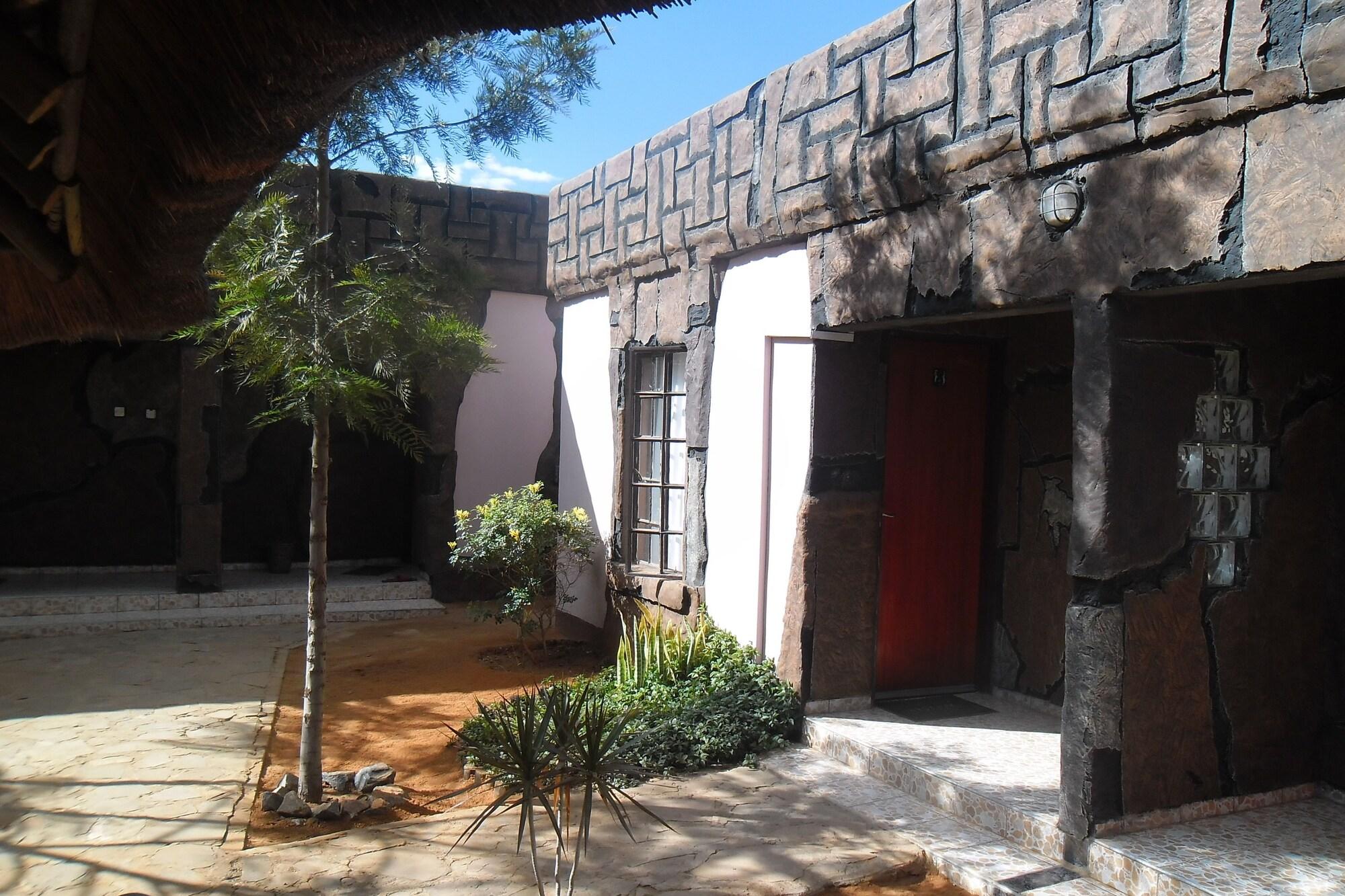 Vista Exterior Isabel Guest Suites & Tours