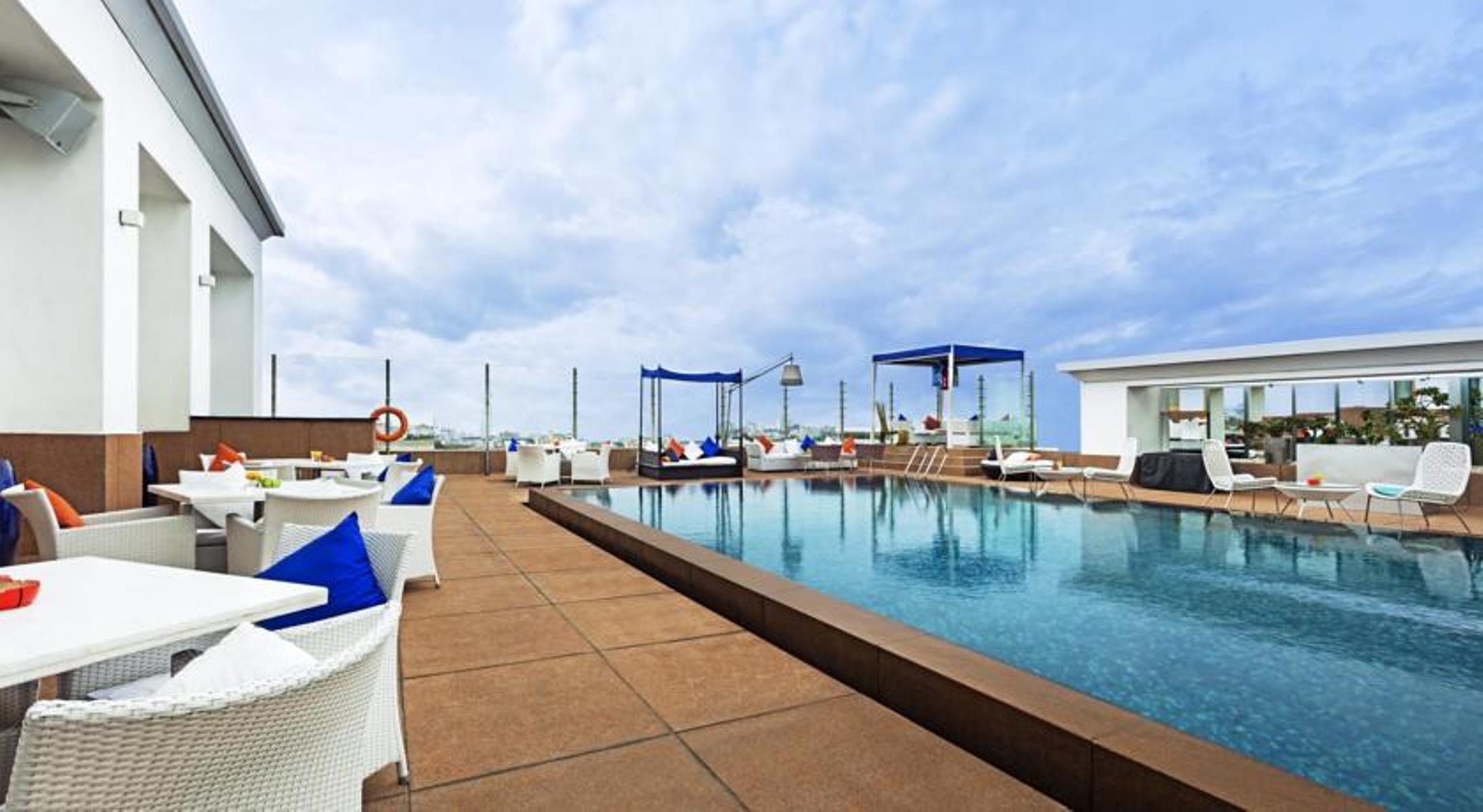 Vista Piscina The Park Chennai