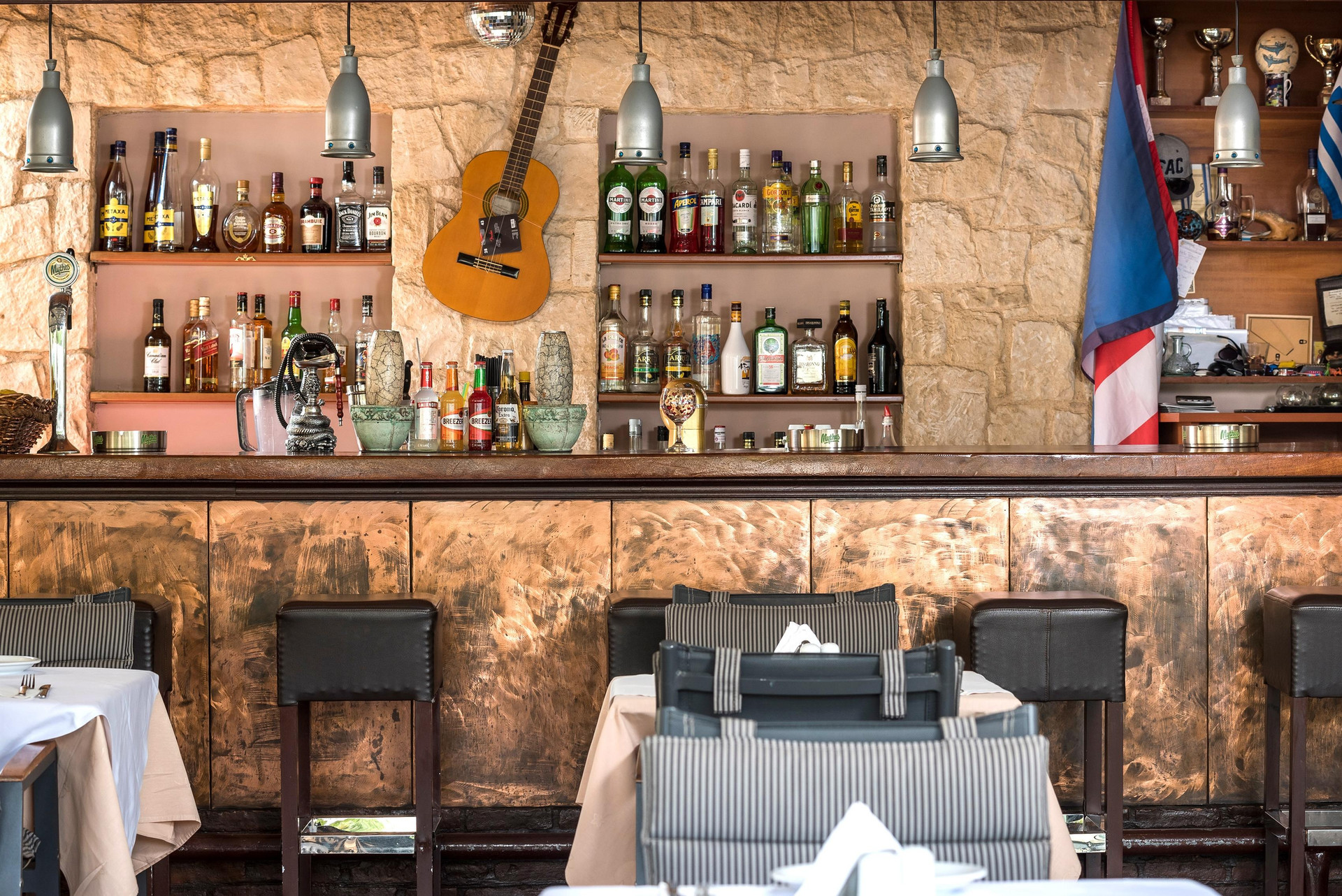 Bar/Salón Elotis Suites