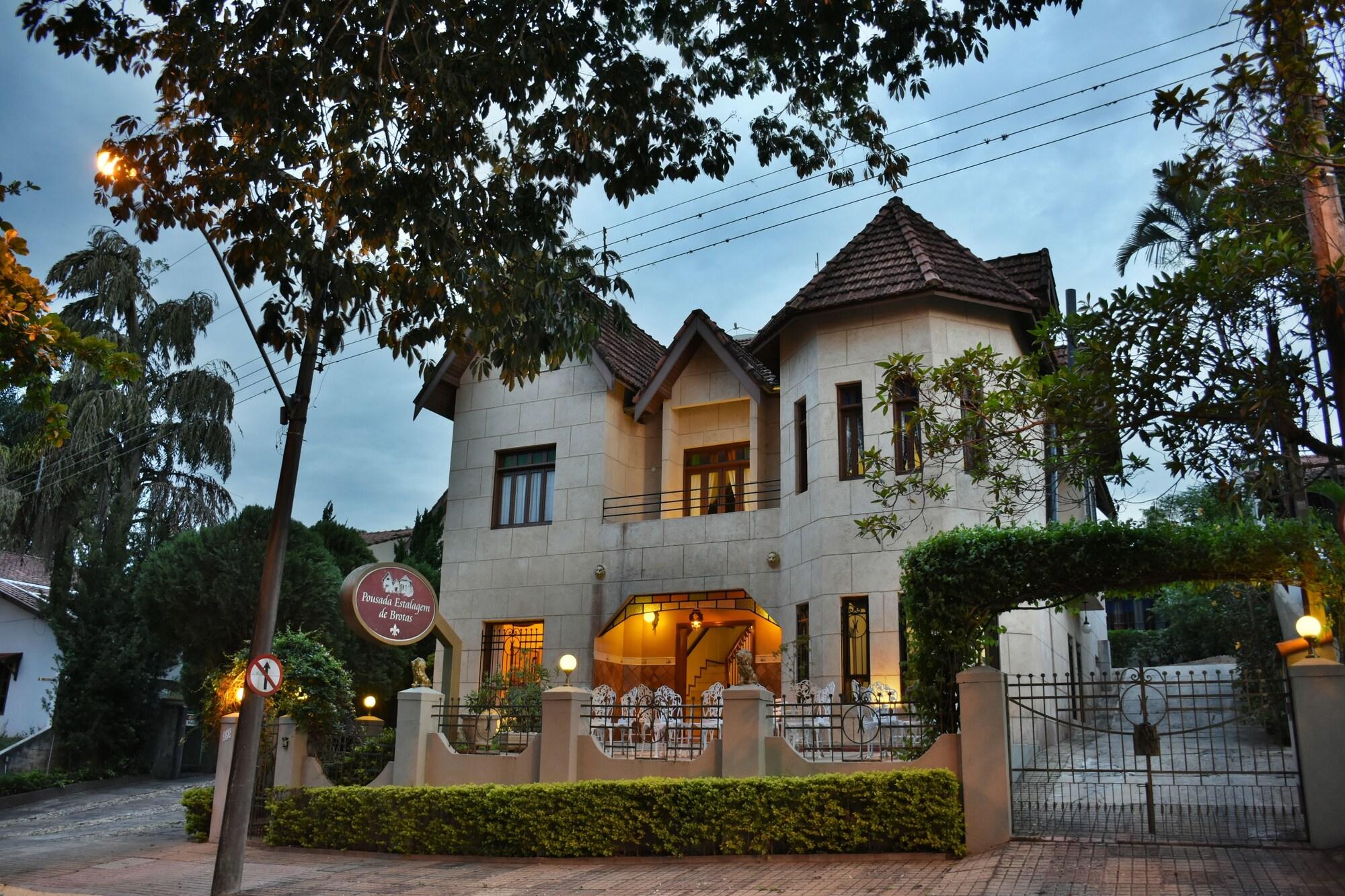 Vista Exterior Pousada Estalagem de Brotas