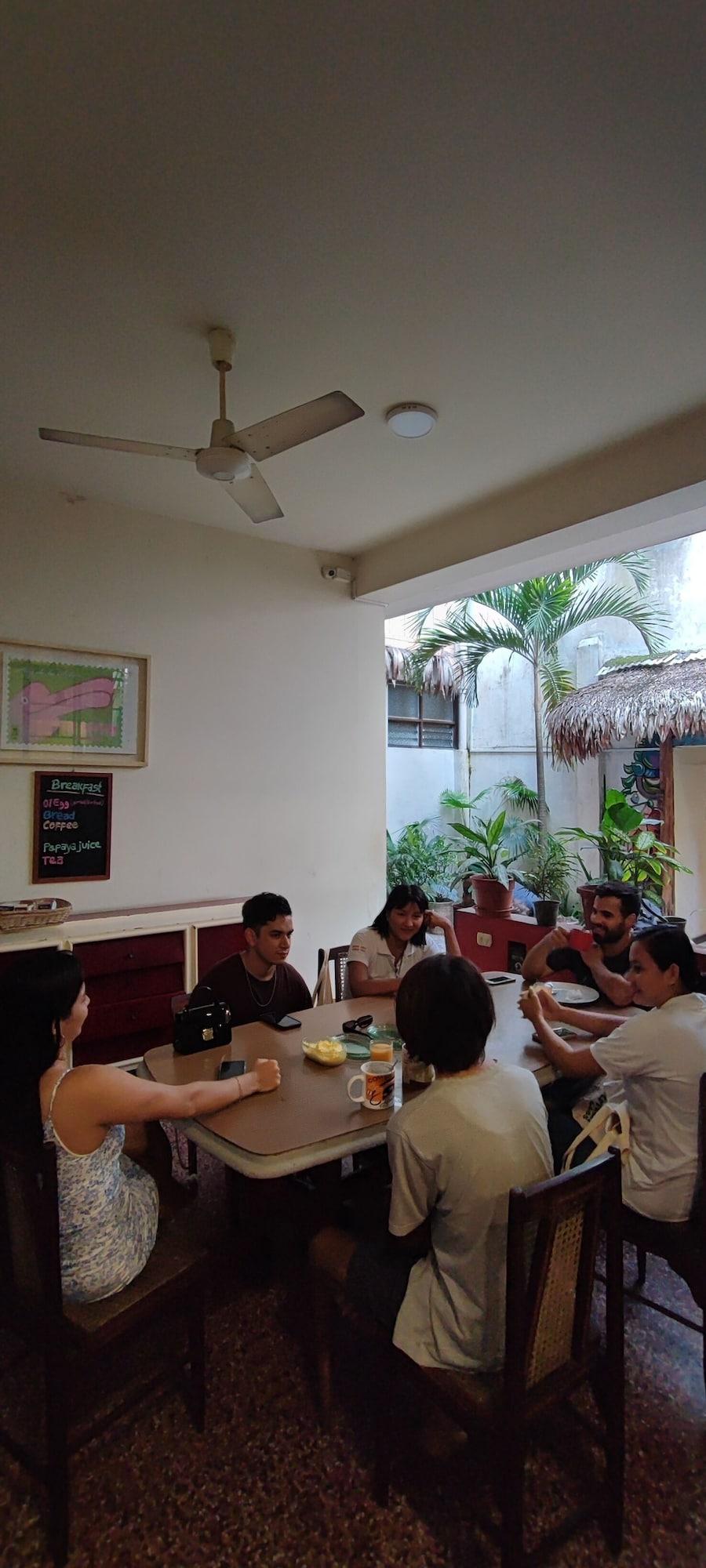 Restaurant Flying Dog Hostels Iquitos