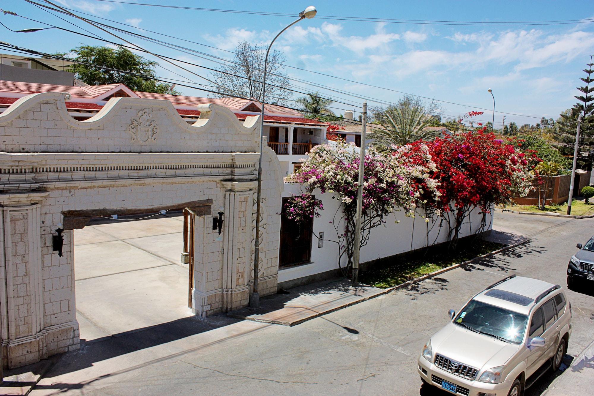 Vista Exterior El Huarango Hotel