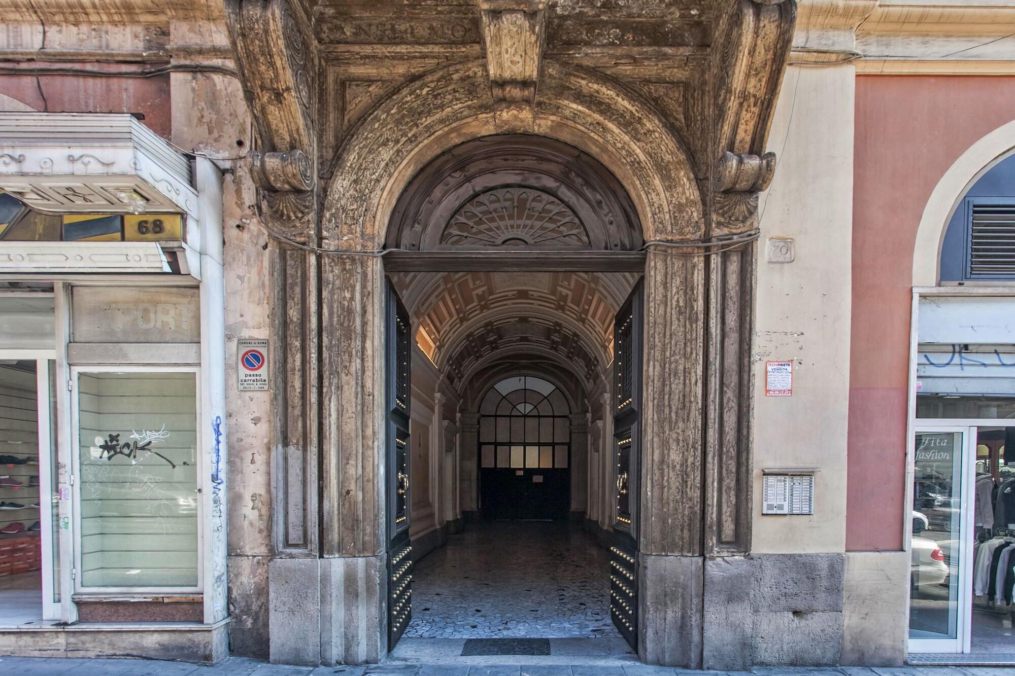 Vista Exterior Domus Napoleone