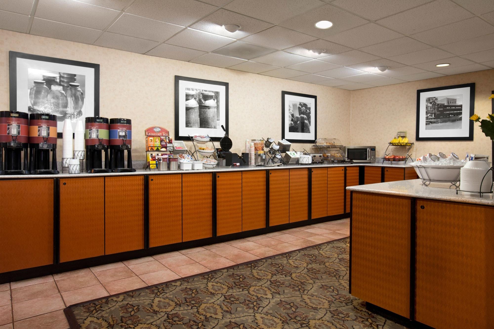 Restaurant Days Inn & Suites by Wyndham Albuquerque North