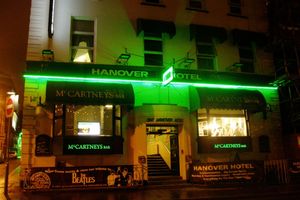 Alojamiento - Hanover Hotel & McCartneys Bar