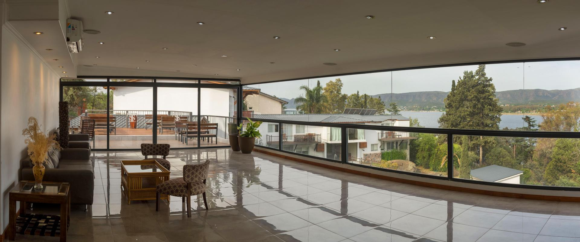 Sala de Reuniones Tagore Suites