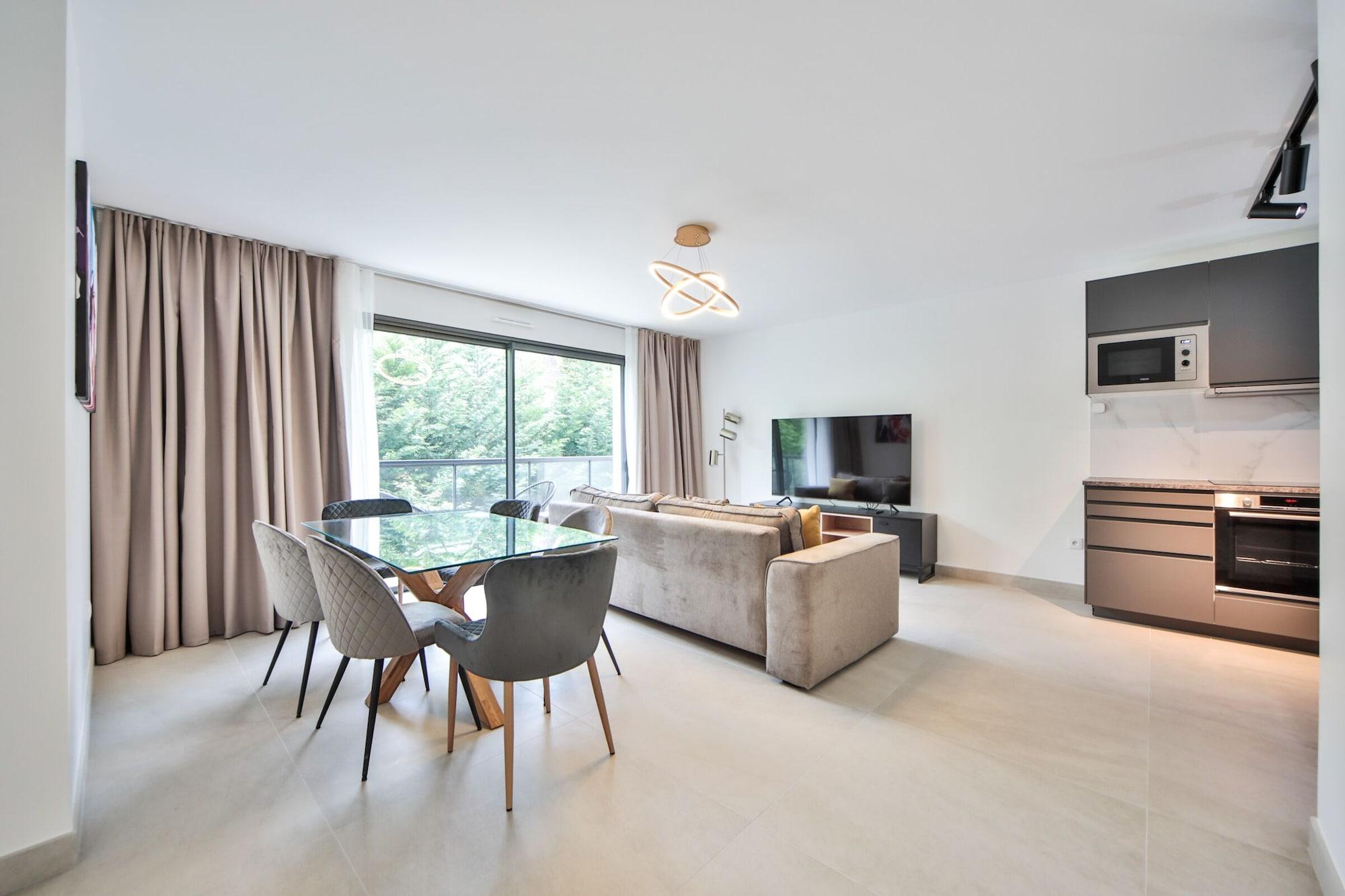 Varios Blue Night International 69