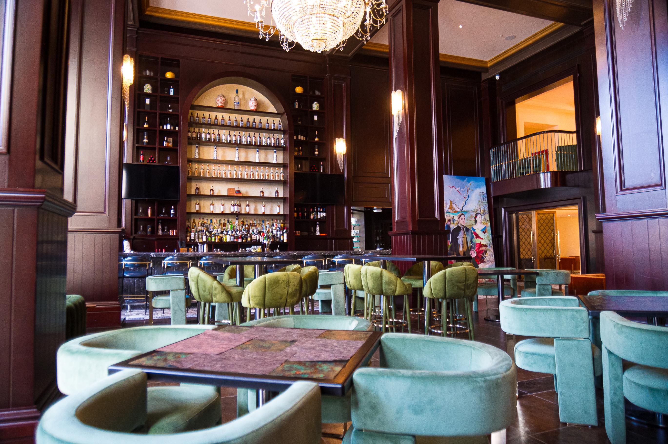 Bar/Salón British Colonial