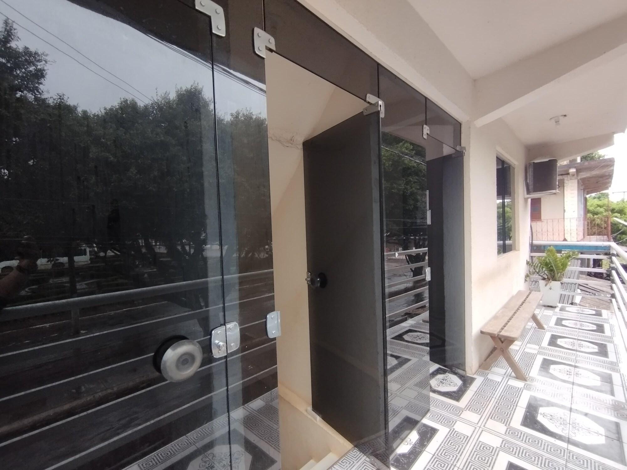 Vista Exterior Hotel Suelen