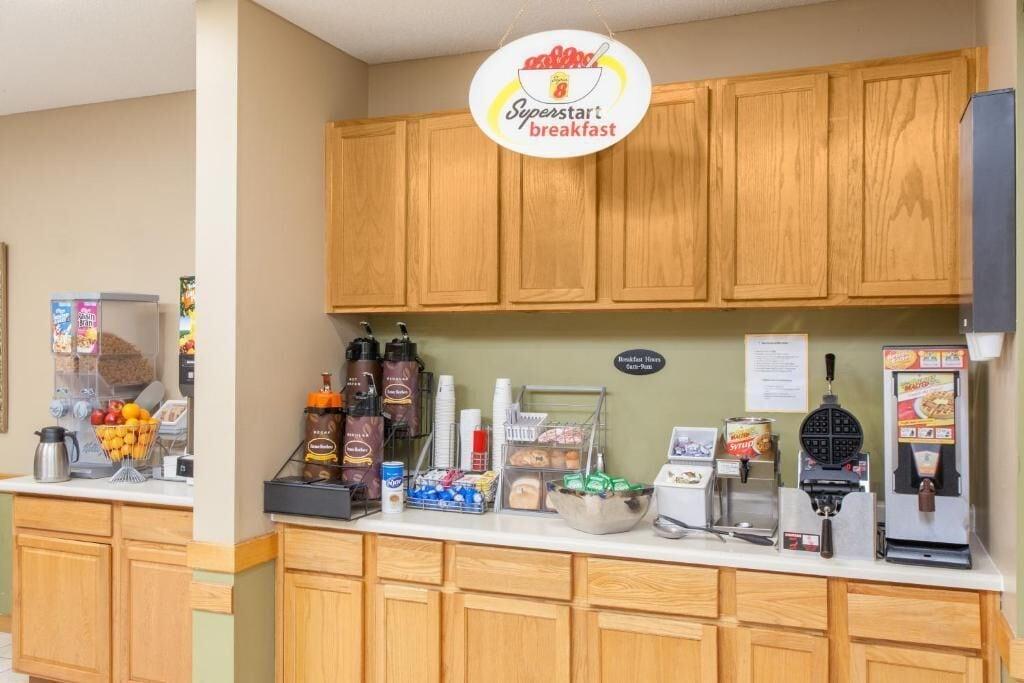 Restaurant Super 8 by Wyndham Goshen
