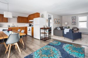 Alquiler Vacacional - Beautifully Renovated 2 bedroom, 1 bath charmer