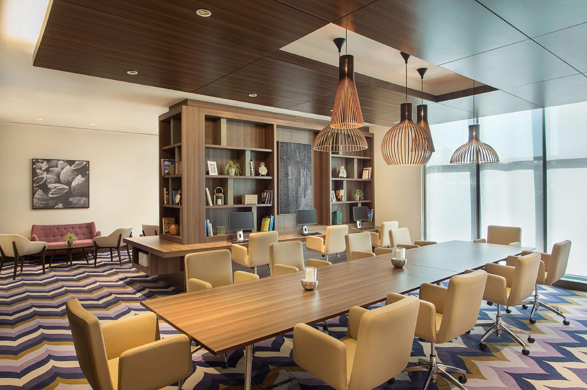 Vista Lobby Hampton by Hilton Dubai Airport