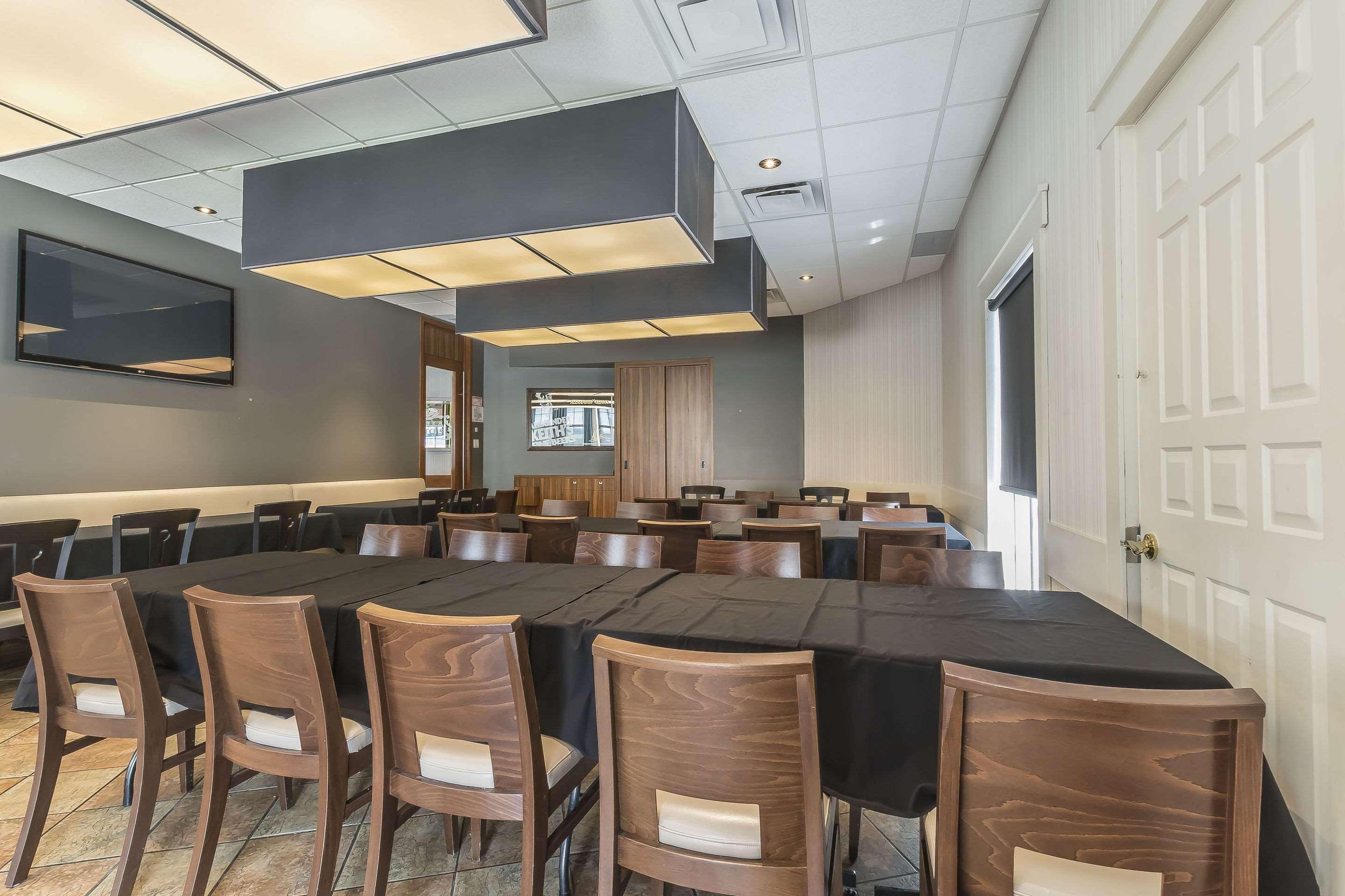 Centro de Negocios Comfort Inn St Georges De Beauce