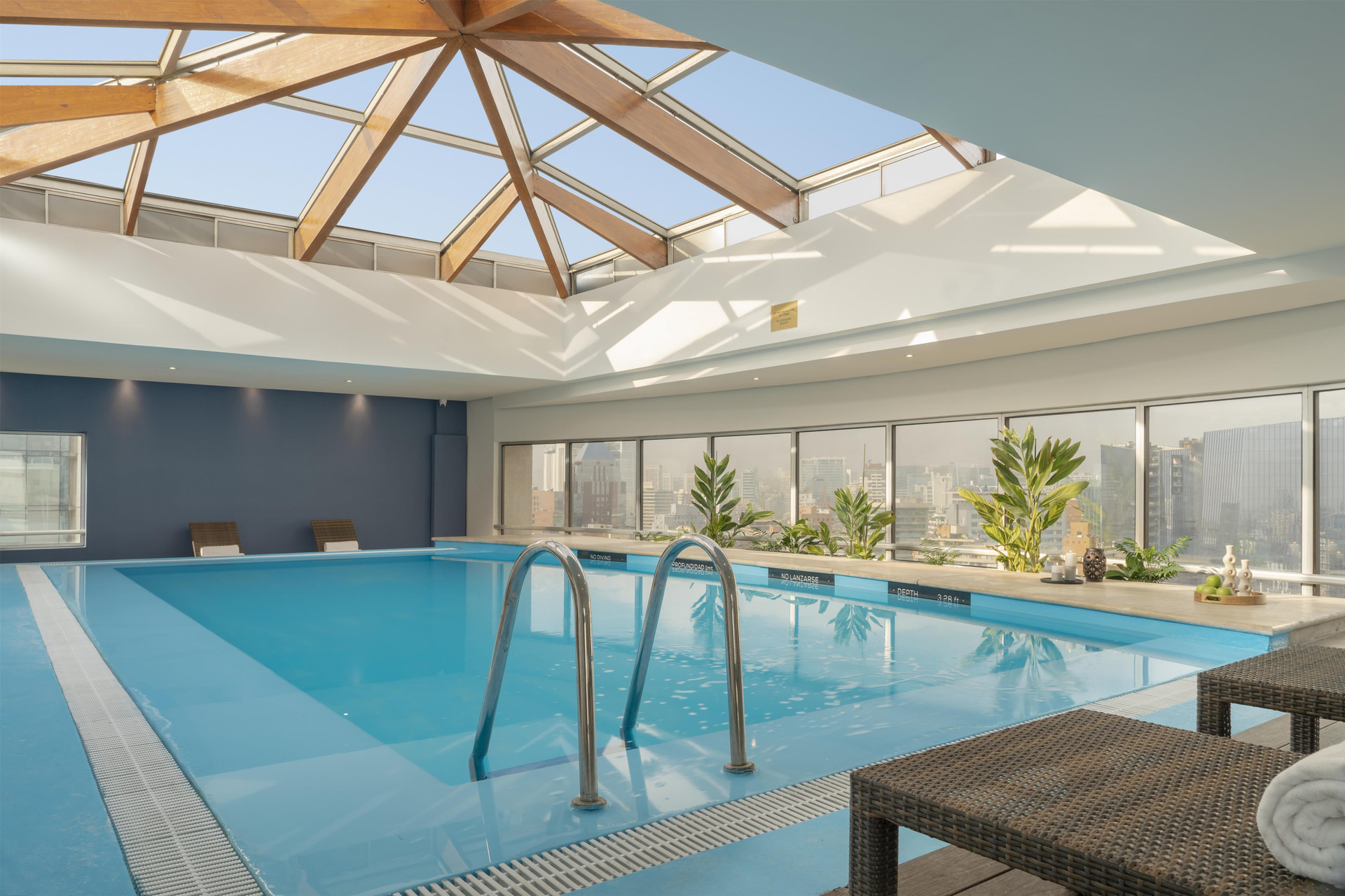Vista Piscina NH Collection Plaza Santiago