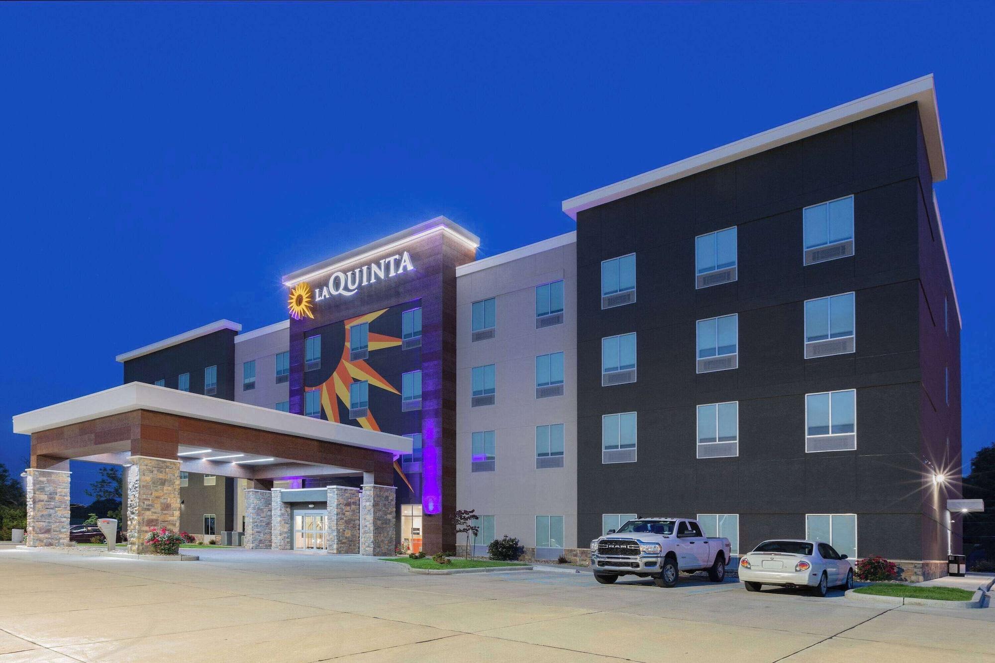 Vista Exterior La Quinta Inn & Suites by Wyndham Jackson/Cape Girardeau