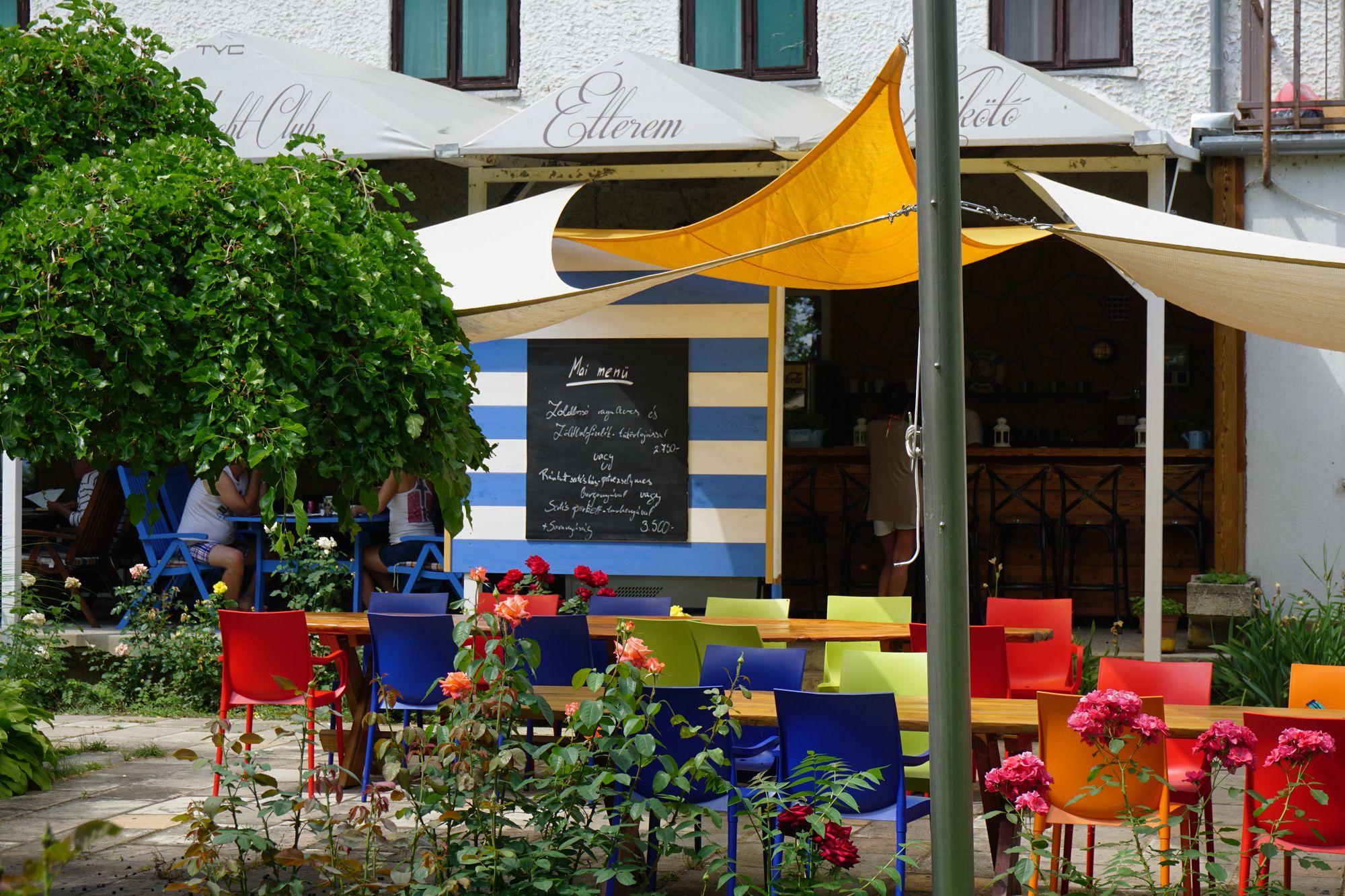 Restaurant Tihany Yacht Club