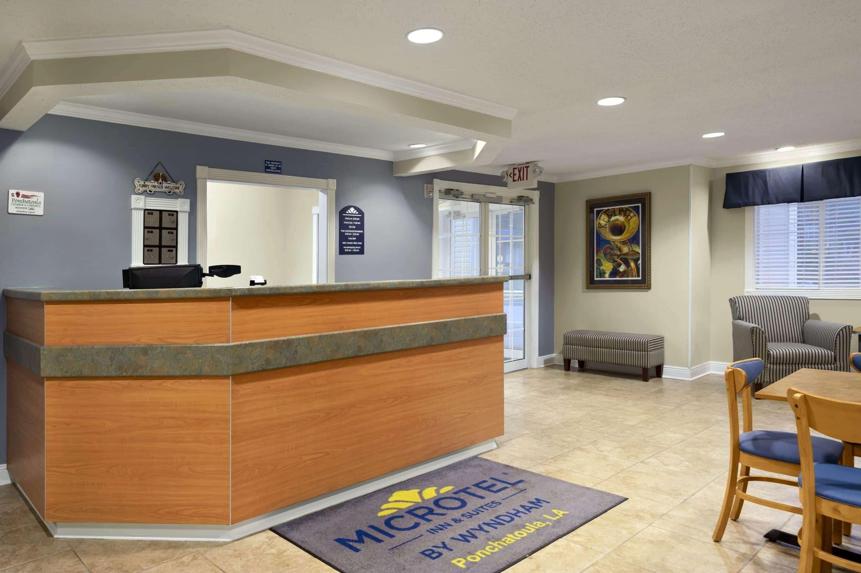 Vista Lobby Microtel Inn & Suites by Wyndham Ponchatoula/Hammond