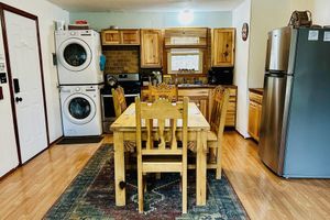 Alquiler Vacacional - UPPER CANYON CABIN with Hot Tub close to town