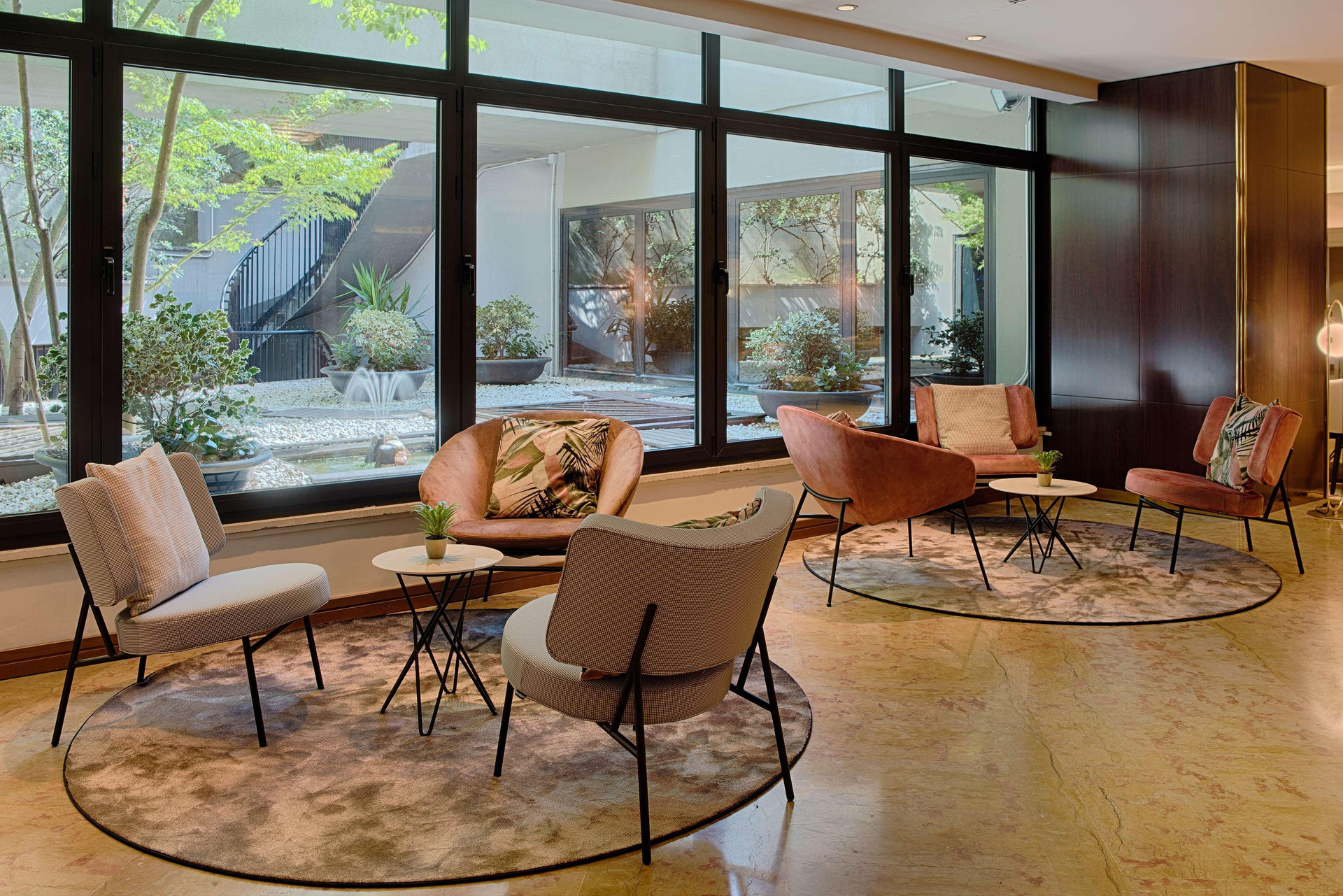 Vista Lobby NH Roma Villa Carpegna